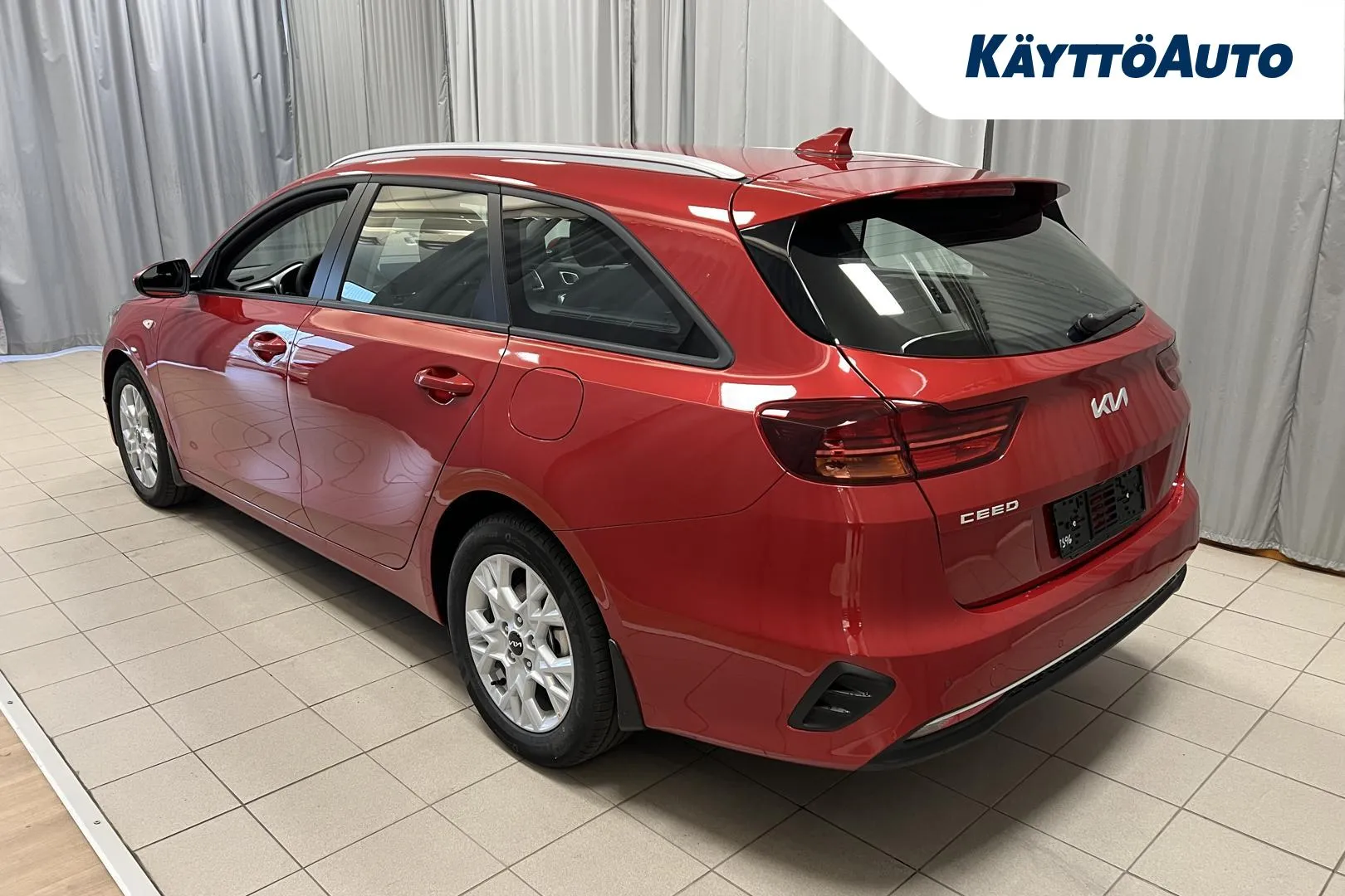 Kia Ceed LTH-640 carousel image
