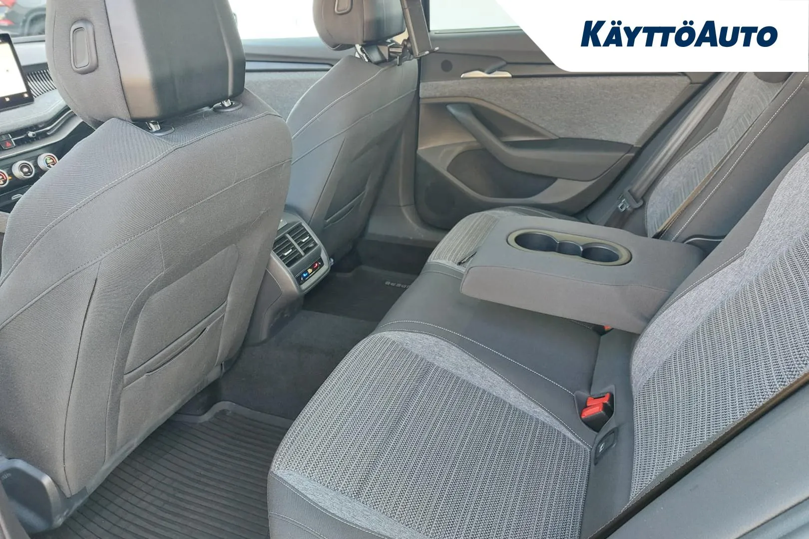 SKODA Superb IRT-909 carousel image