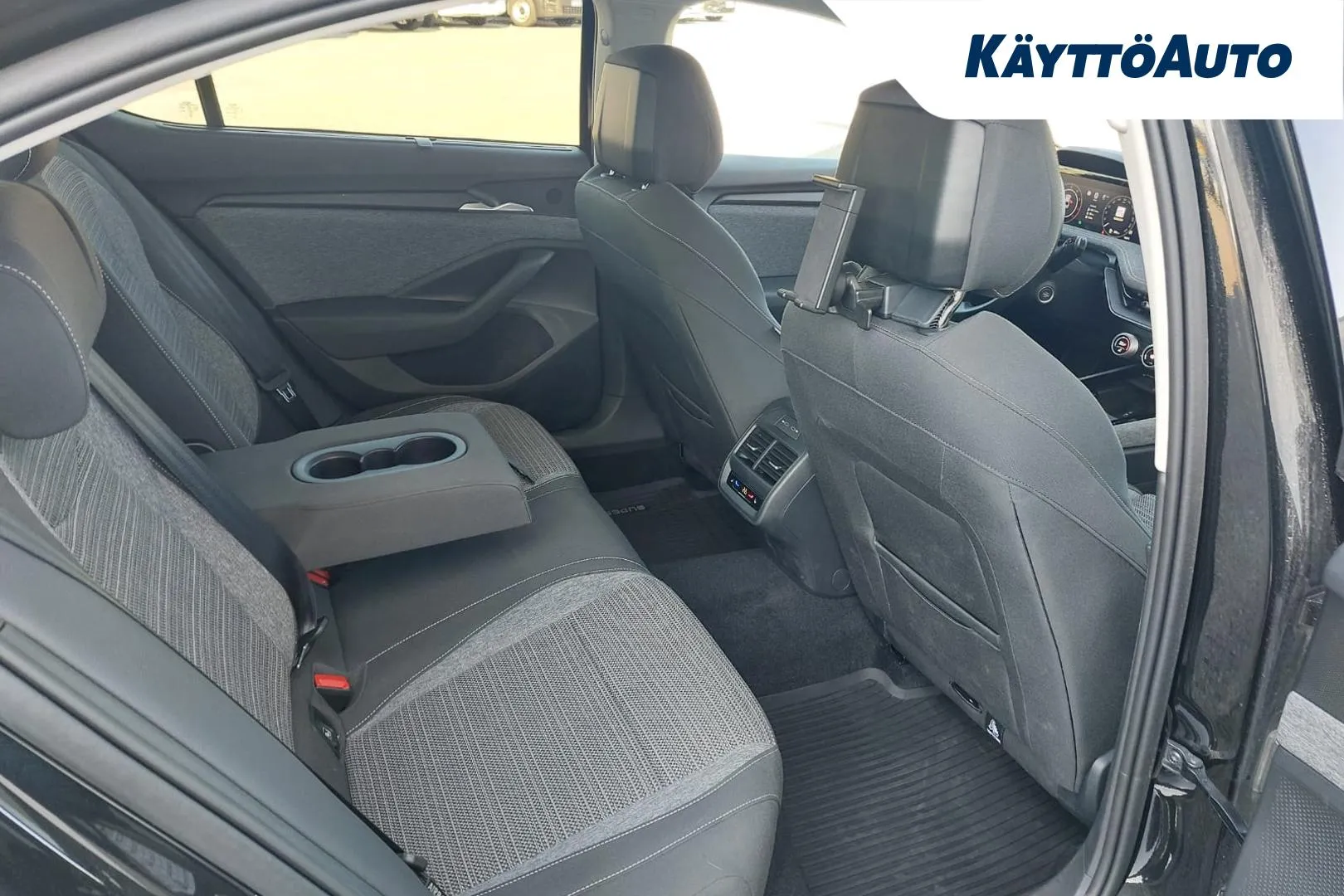 SKODA Superb IRT-909 carousel image