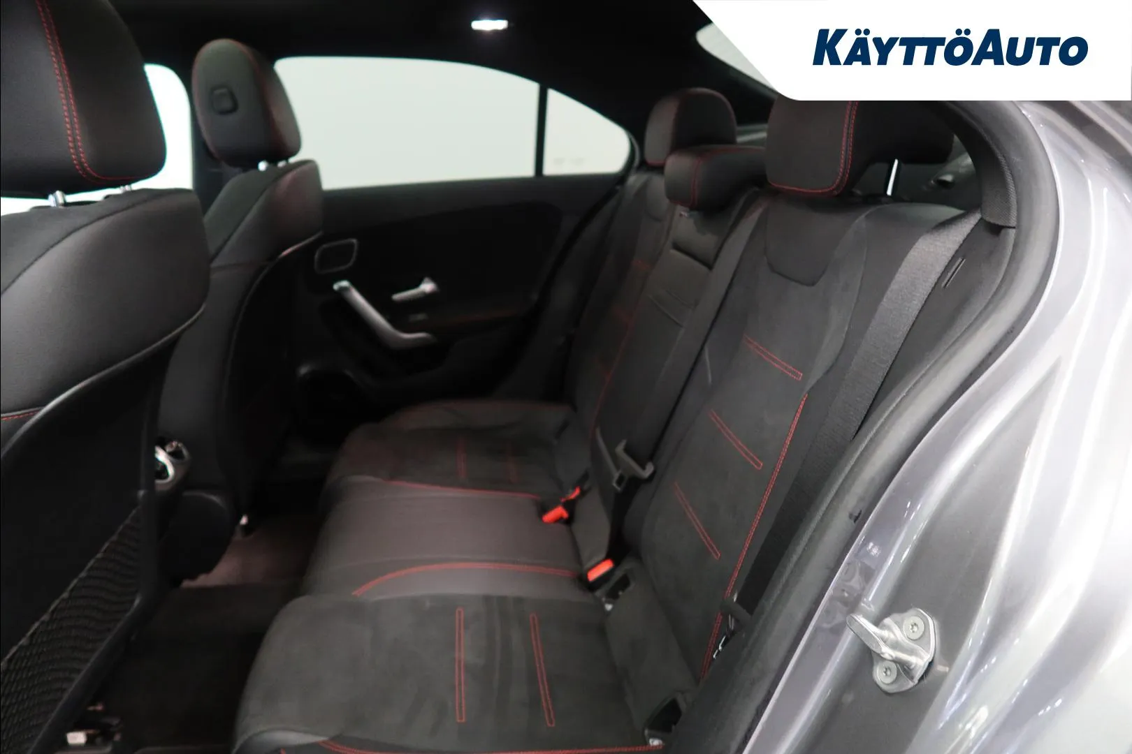 Mercedes-Benz A YLS-936 carousel image