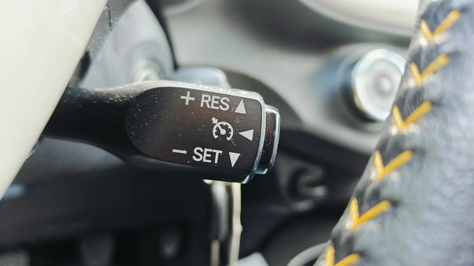 Toyota Yaris ZKA-435 carousel image