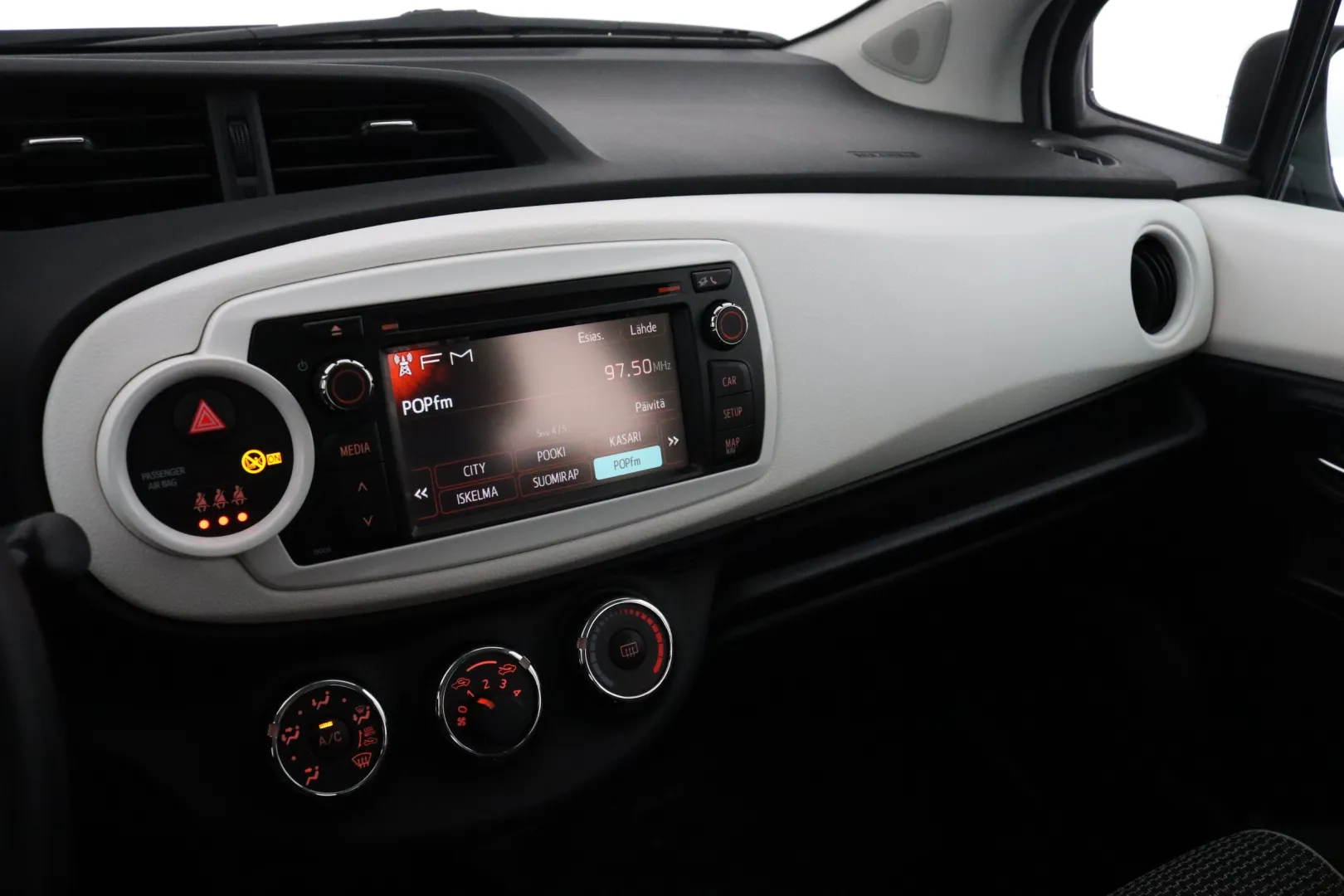 TOYOTA Yaris ZKA-435 carousel image