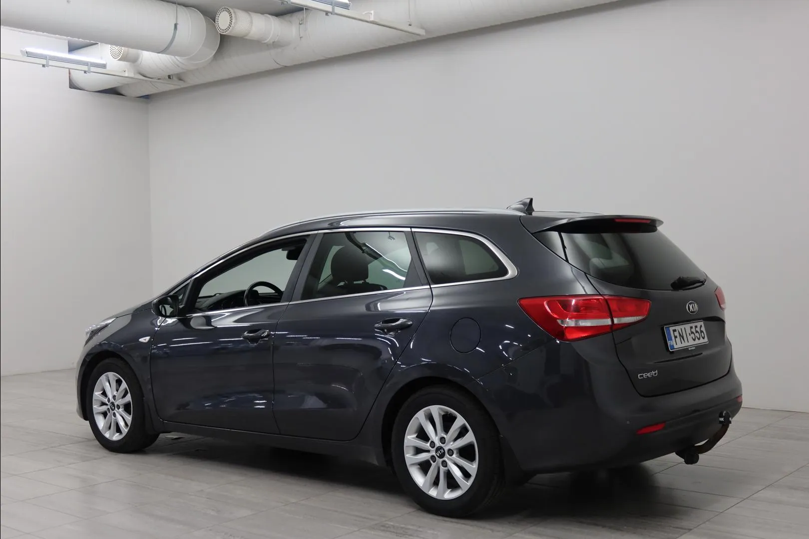 KIA cee'd FNI-556 carousel image