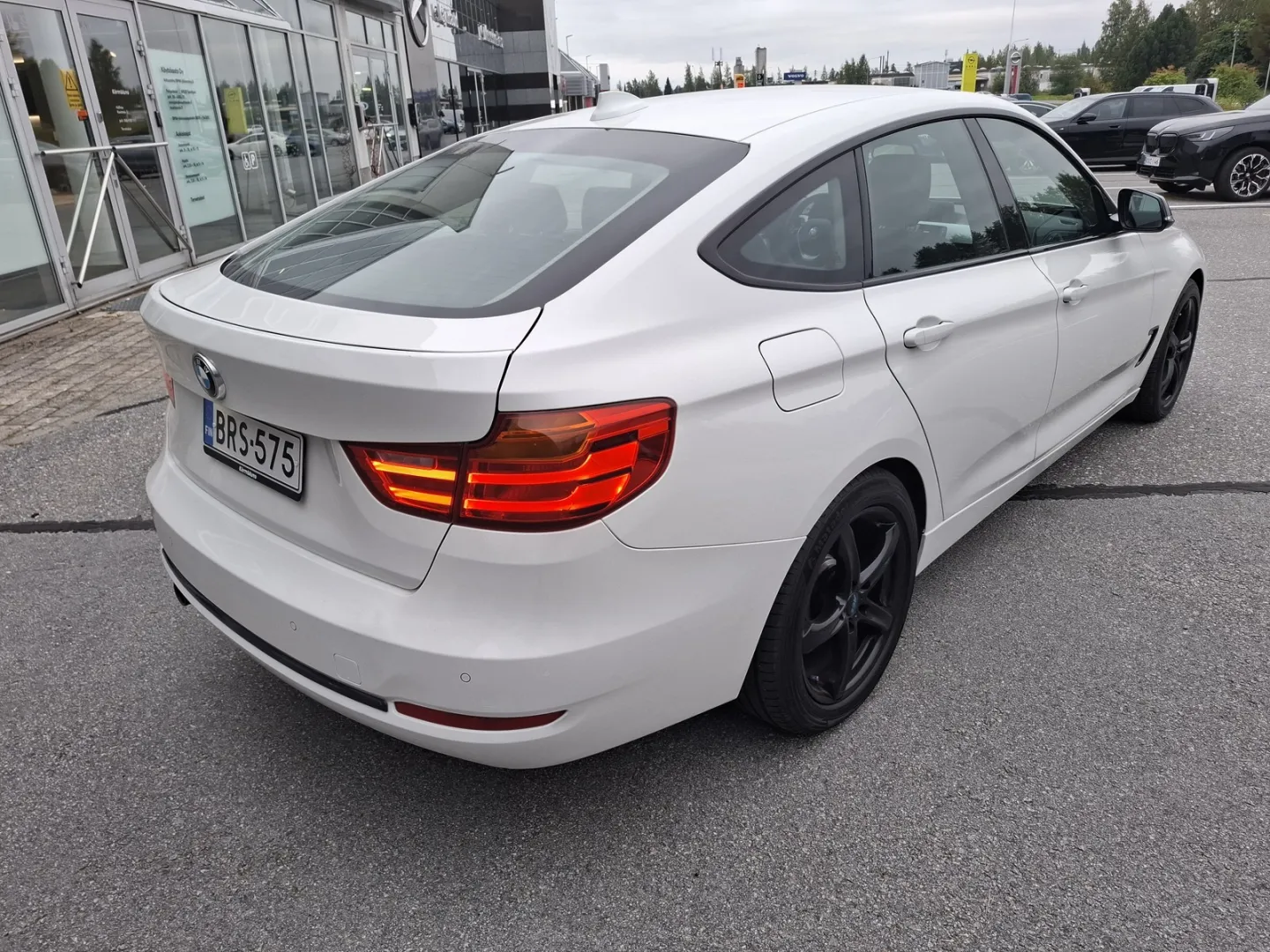 BMW 320 Gran Turismo BRS-575 carousel image