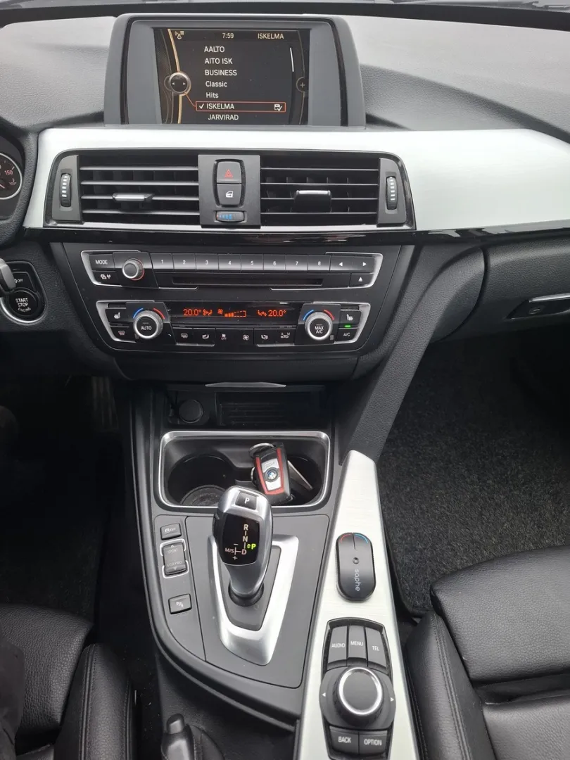BMW 320 Gran Turismo BRS-575 carousel image