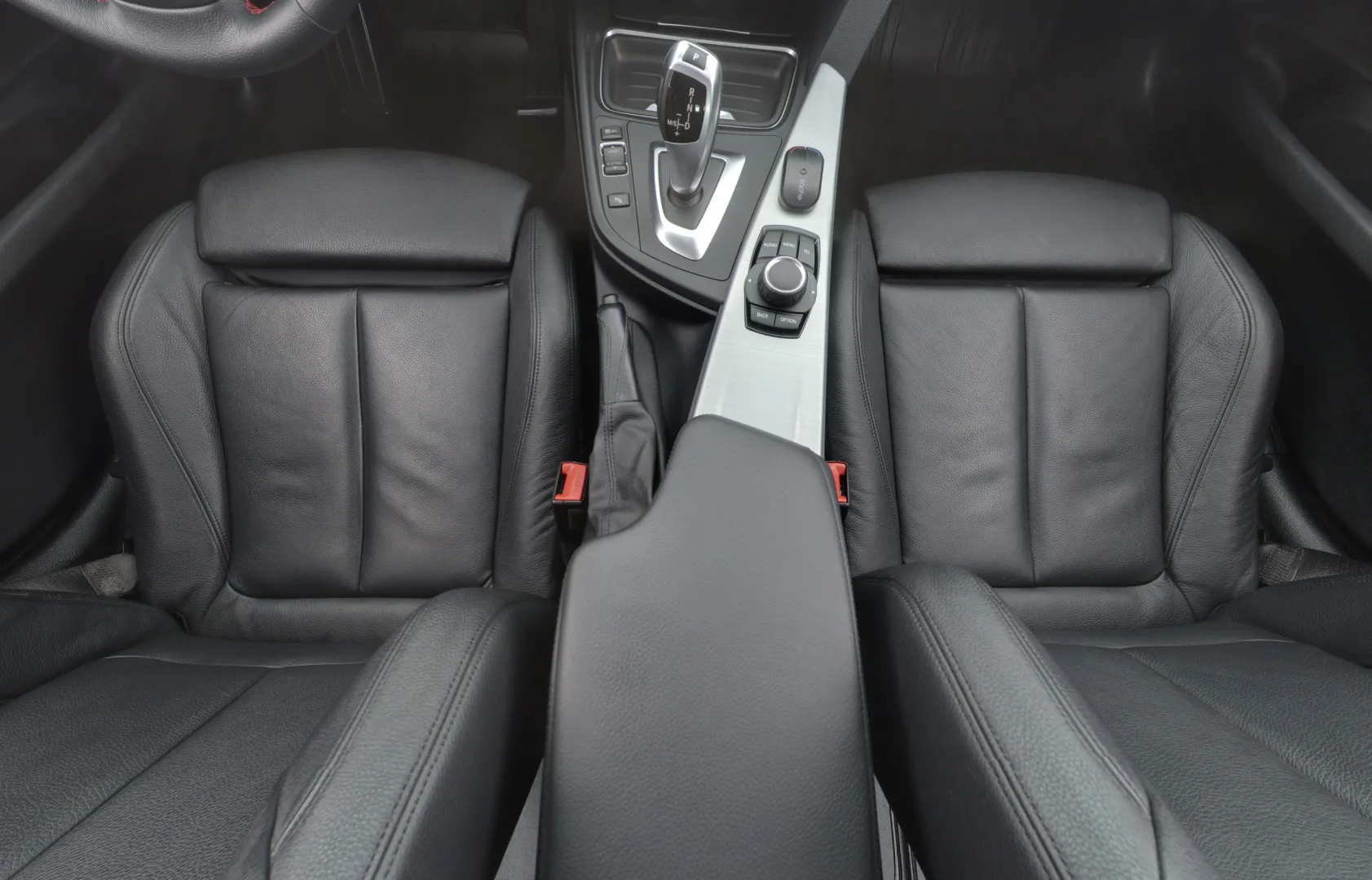 BMW 320 Gran Turismo BRS-575 carousel image