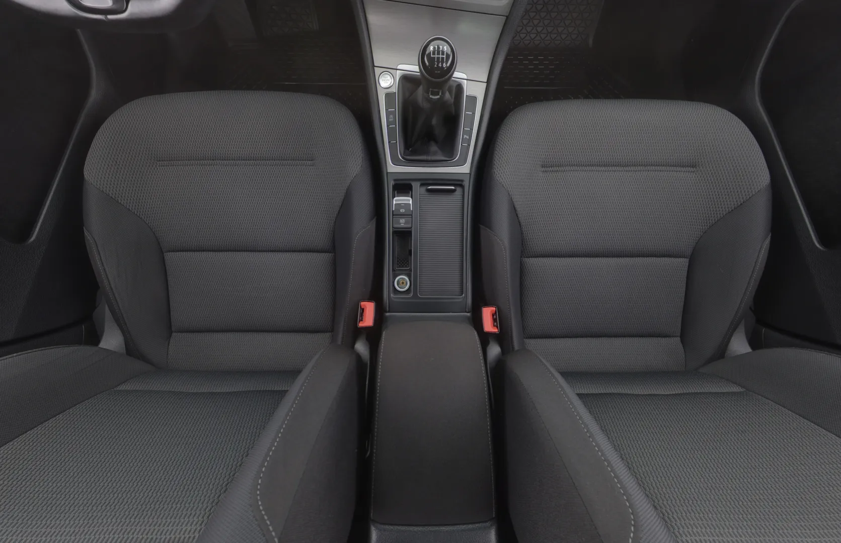 VOLKSWAGEN Golf BSV-850 carousel image