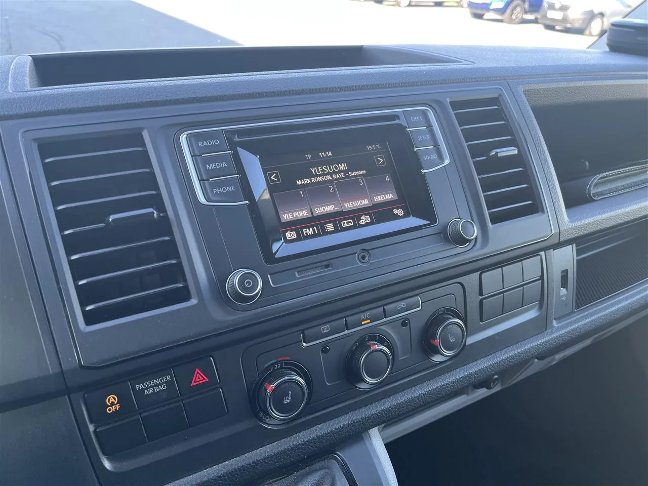 VOLKSWAGEN Transporter FNN-709 carousel image