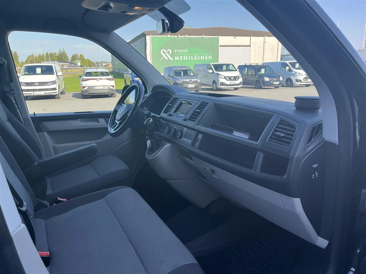 VOLKSWAGEN Transporter FNN-709 carousel image