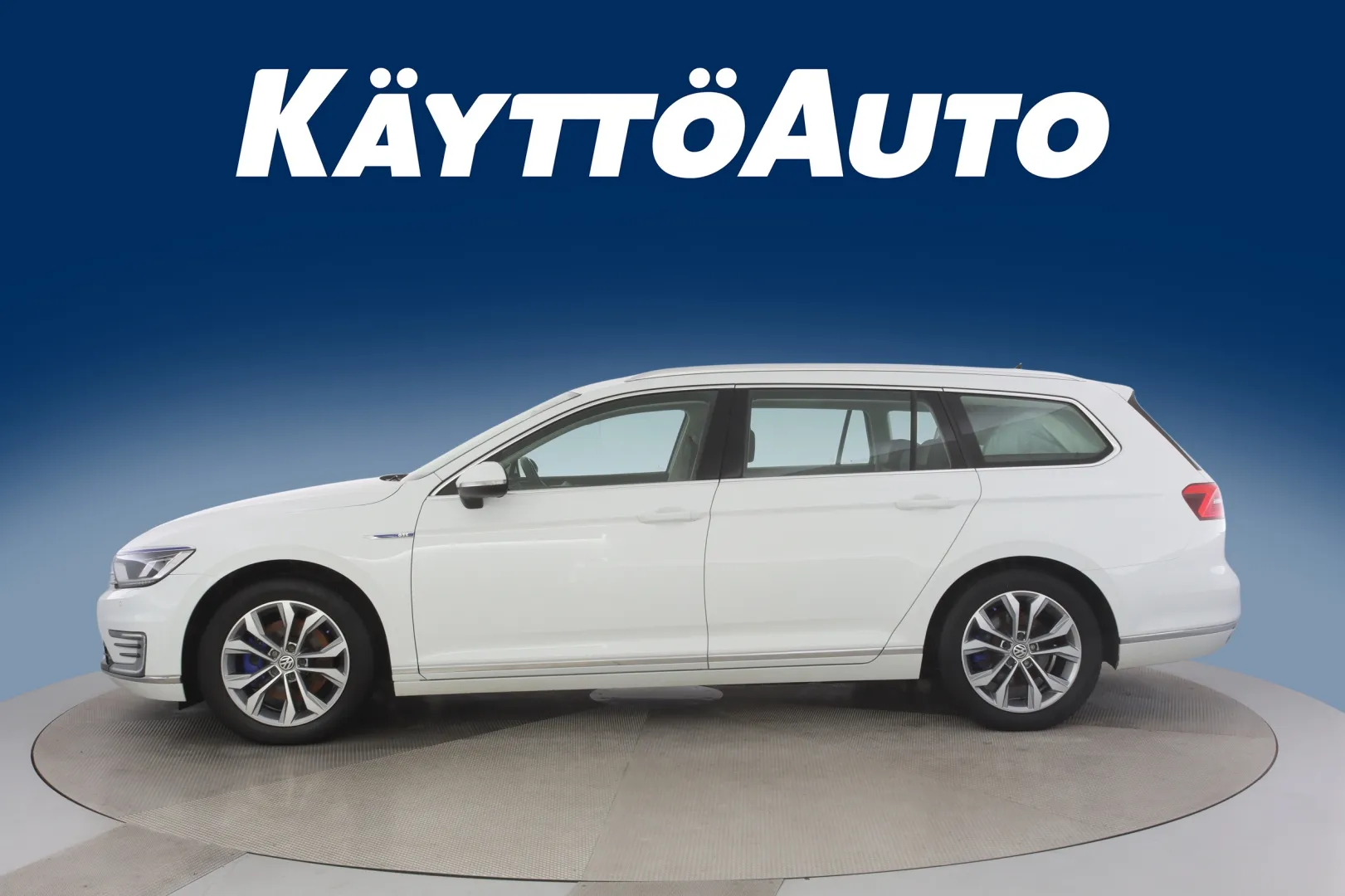 VOLKSWAGEN Passat LPB-748 carousel image