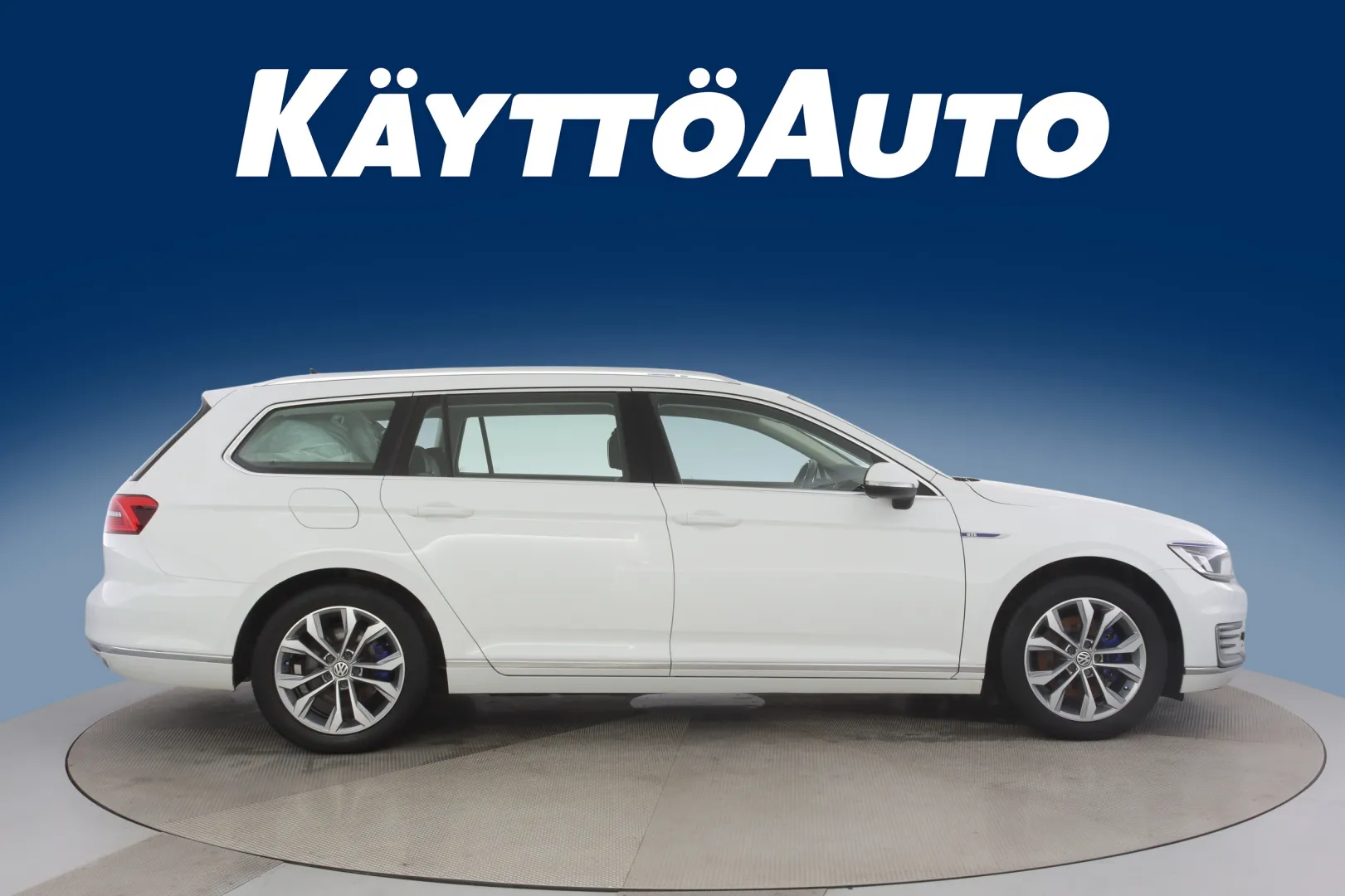VOLKSWAGEN Passat LPB-748 carousel image