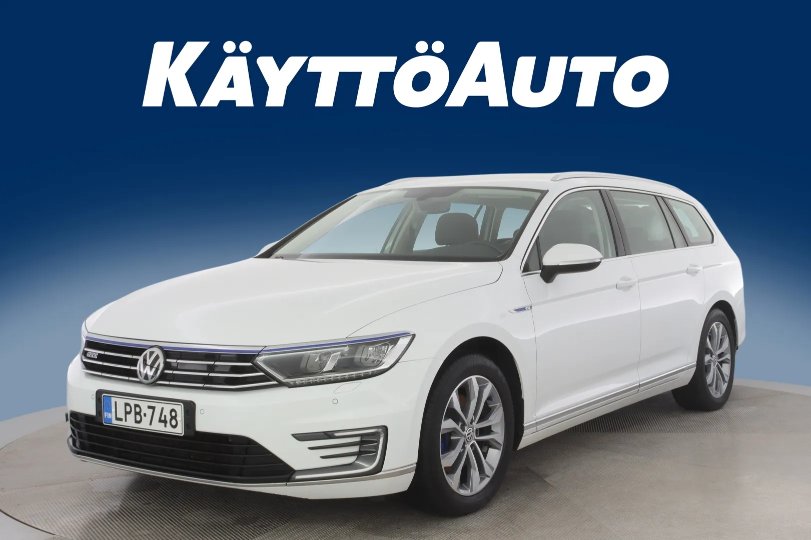 VOLKSWAGEN Passat LPB-748 carousel image