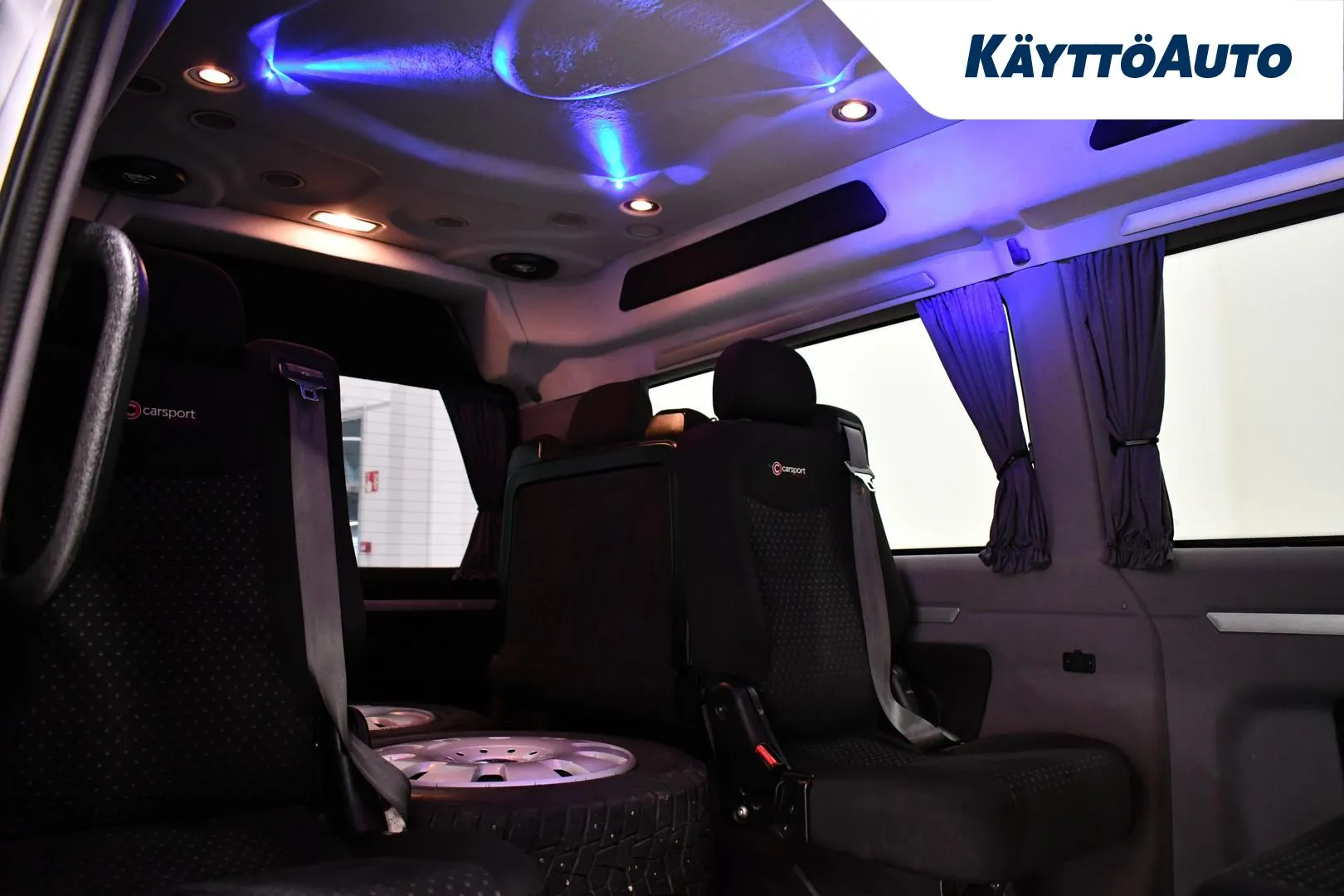 VOLKSWAGEN Transporter VXM-974 carousel image