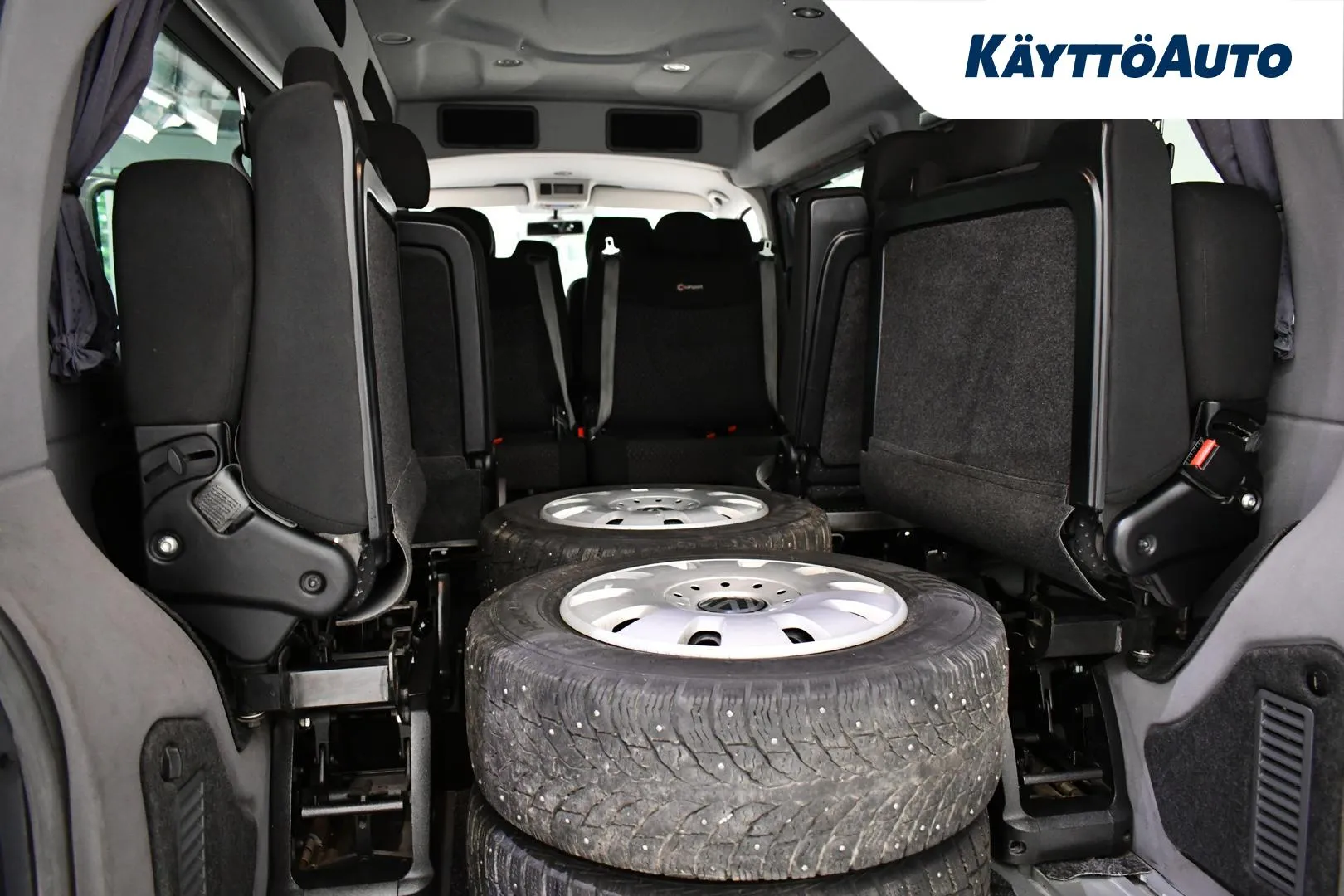 VOLKSWAGEN Transporter VXM-974 carousel image