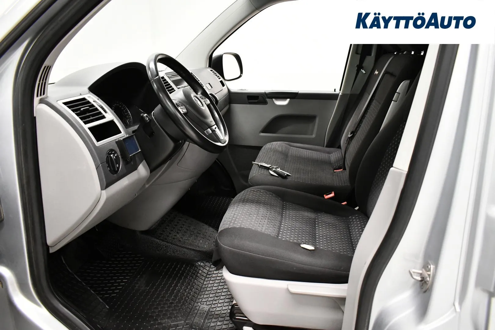 VOLKSWAGEN Transporter VXM-974 carousel image