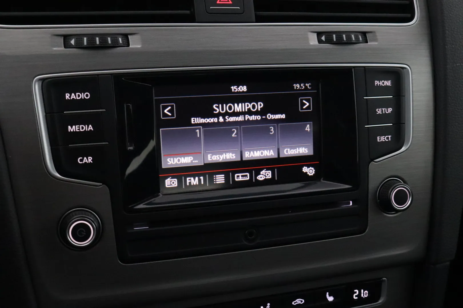 VOLKSWAGEN Golf OUV-910 carousel image