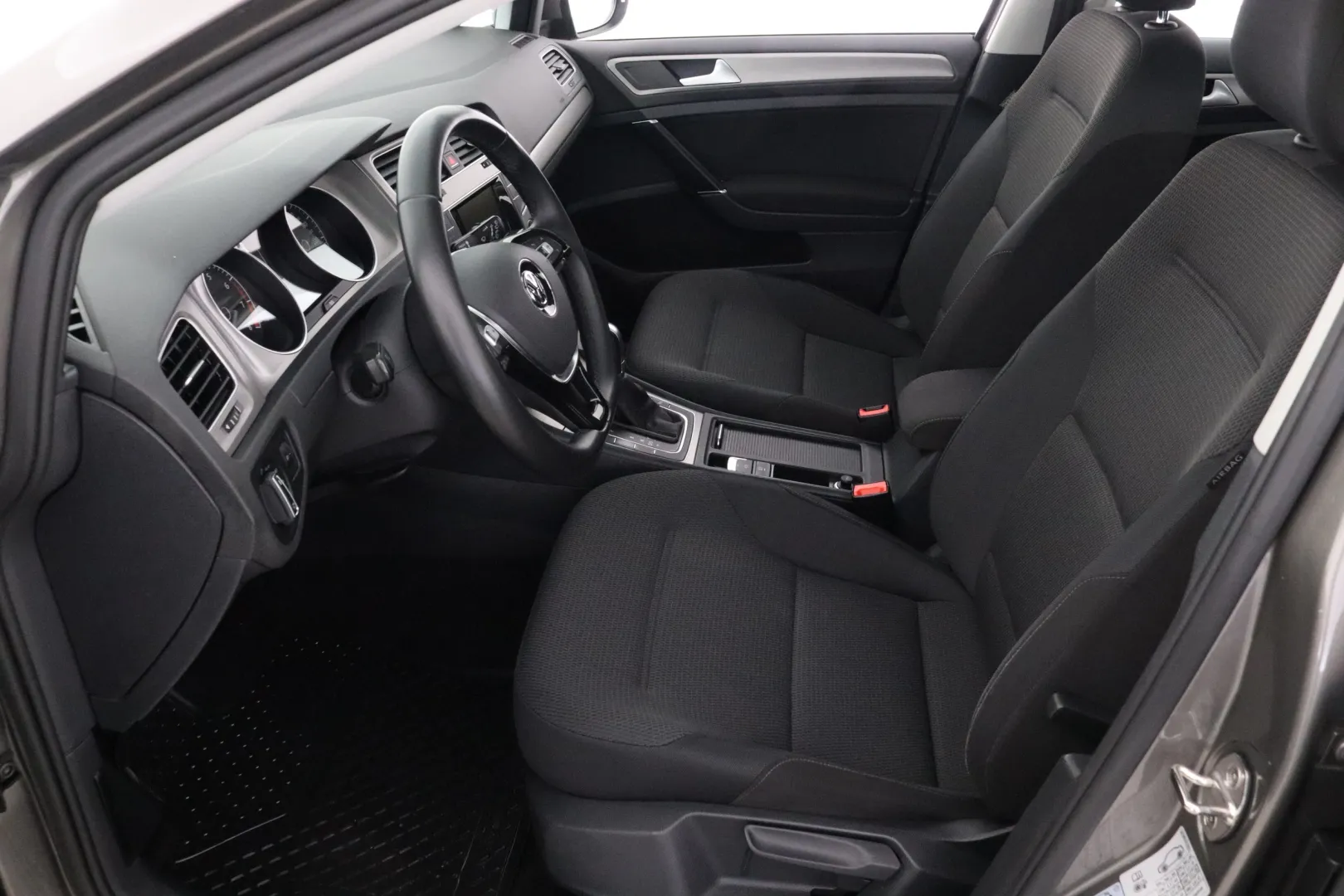 VOLKSWAGEN Golf OUV-910 carousel image