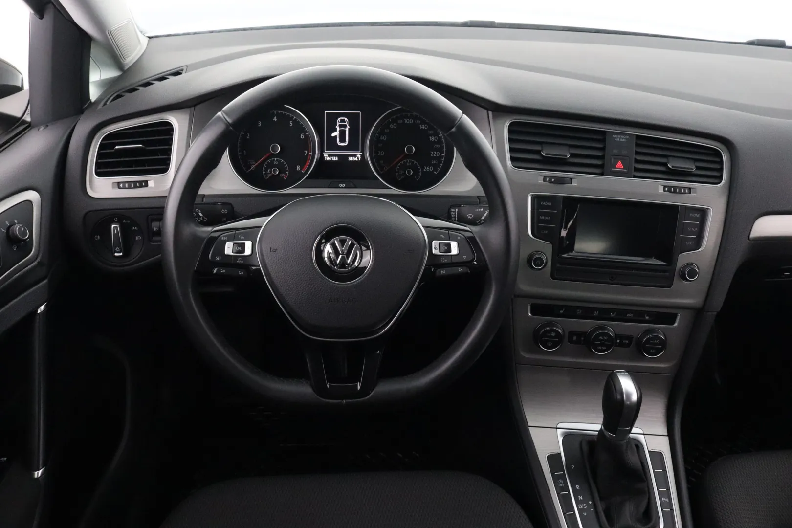 VOLKSWAGEN Golf OUV-910 carousel image