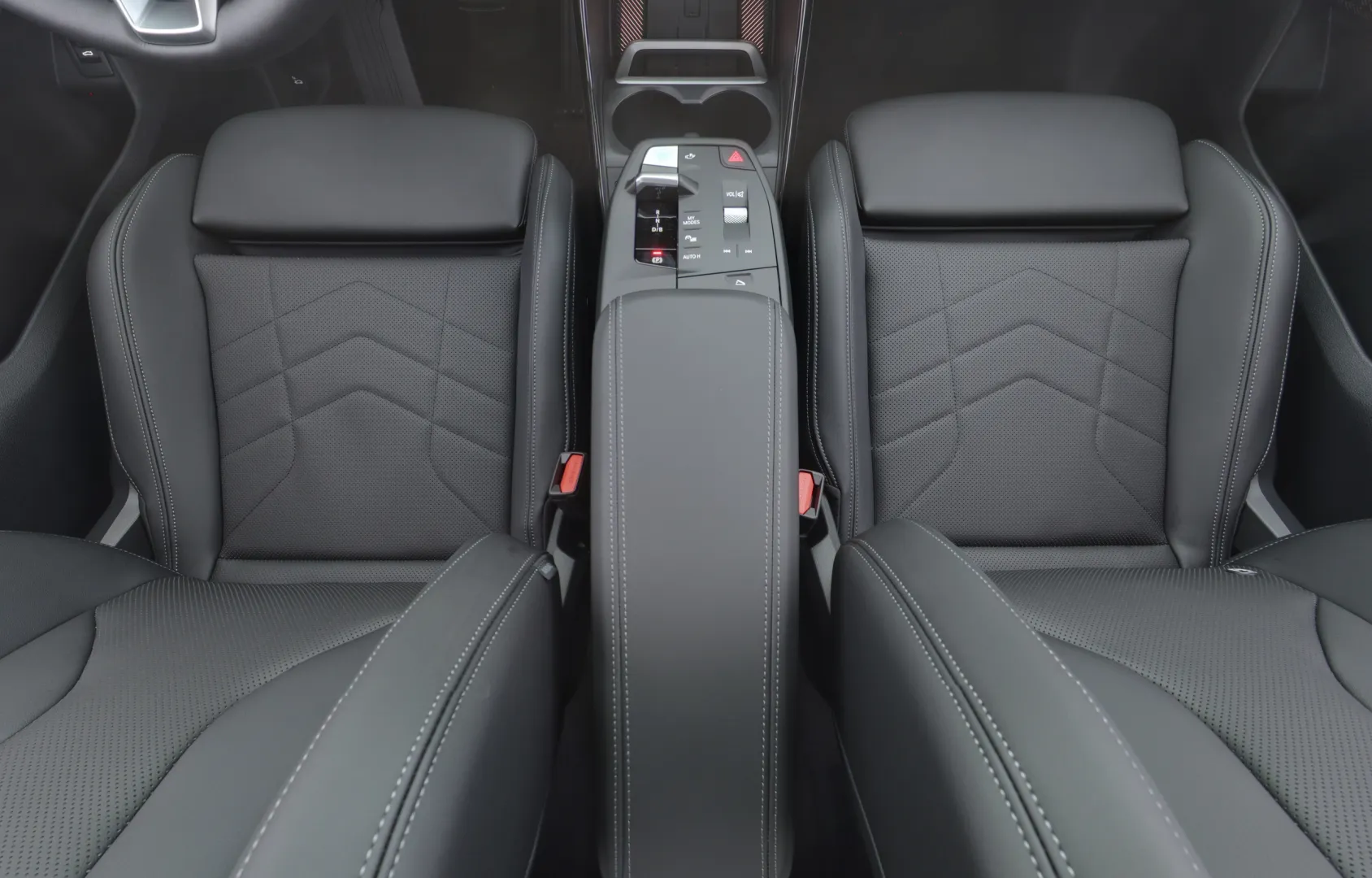 BMW iX1 ZPR-772 carousel image