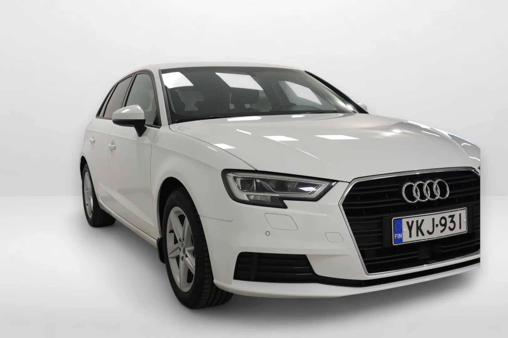 AUDI A3 YKJ-931 carousel image