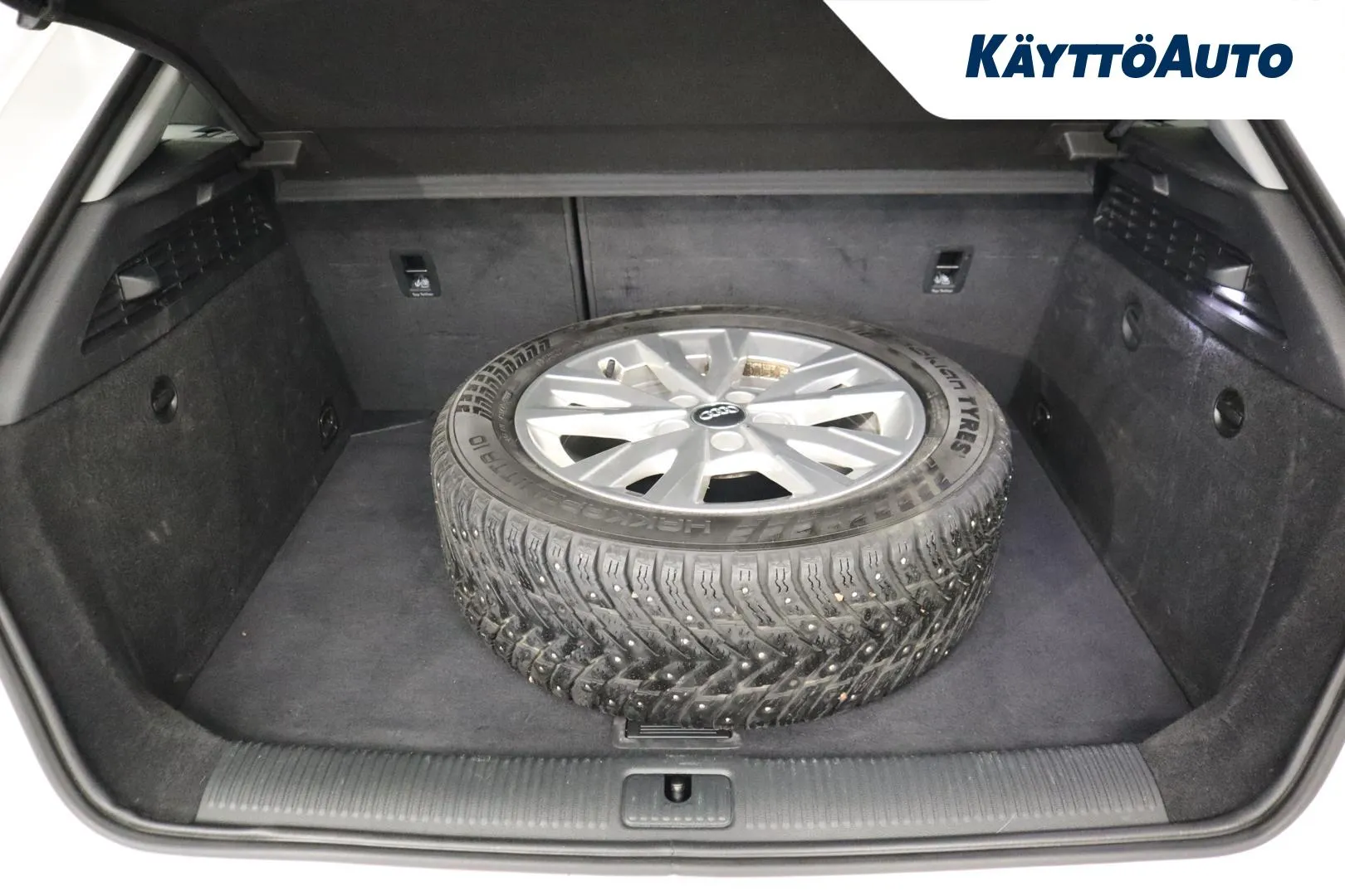 Audi A3 YKJ-931 carousel image