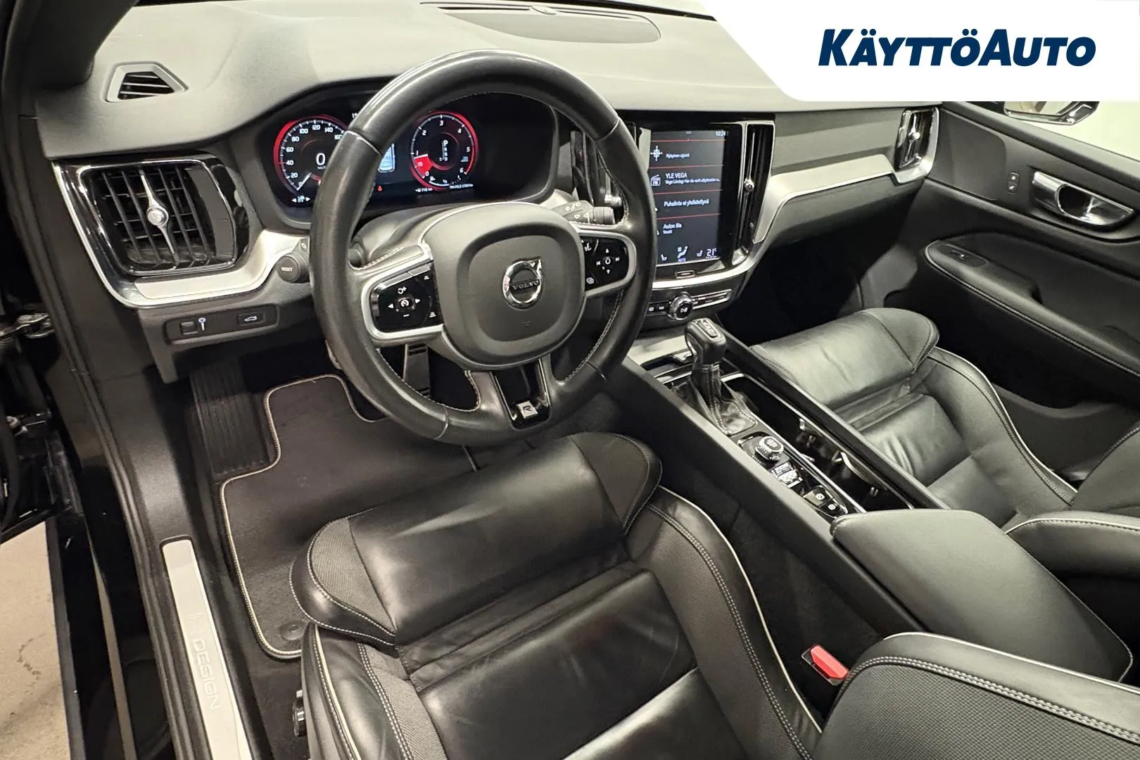 VOLVO V60 FNS-842 carousel image