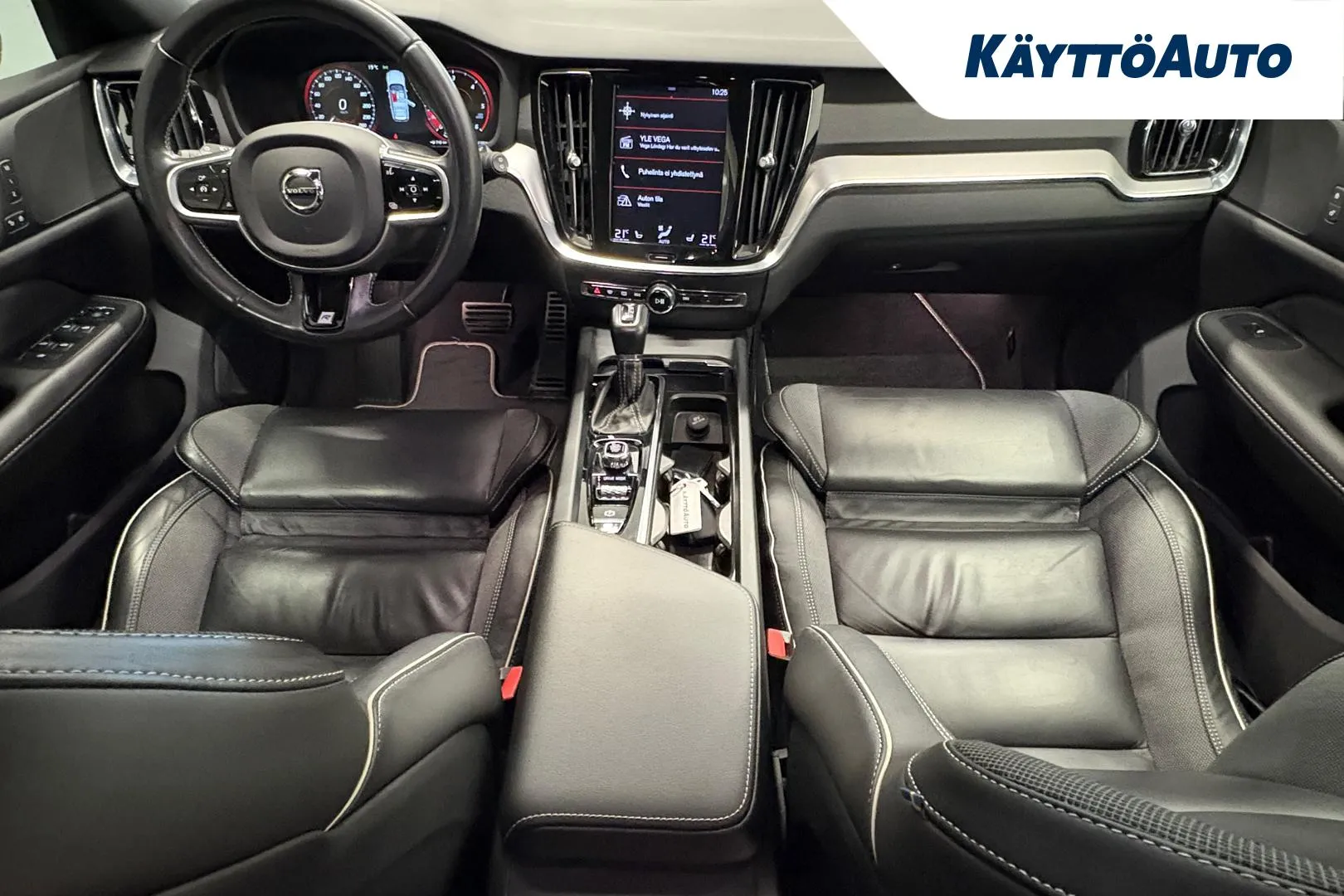 VOLVO V60 FNS-842 carousel image