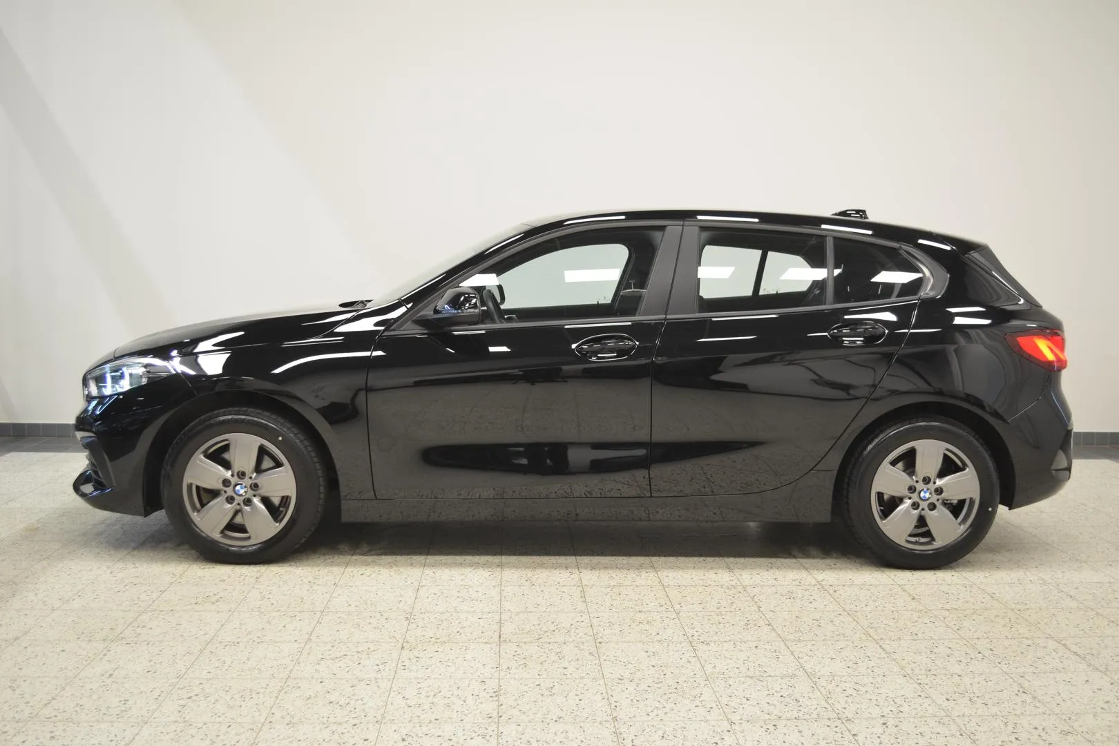 BMW 118 IPE-543 carousel image