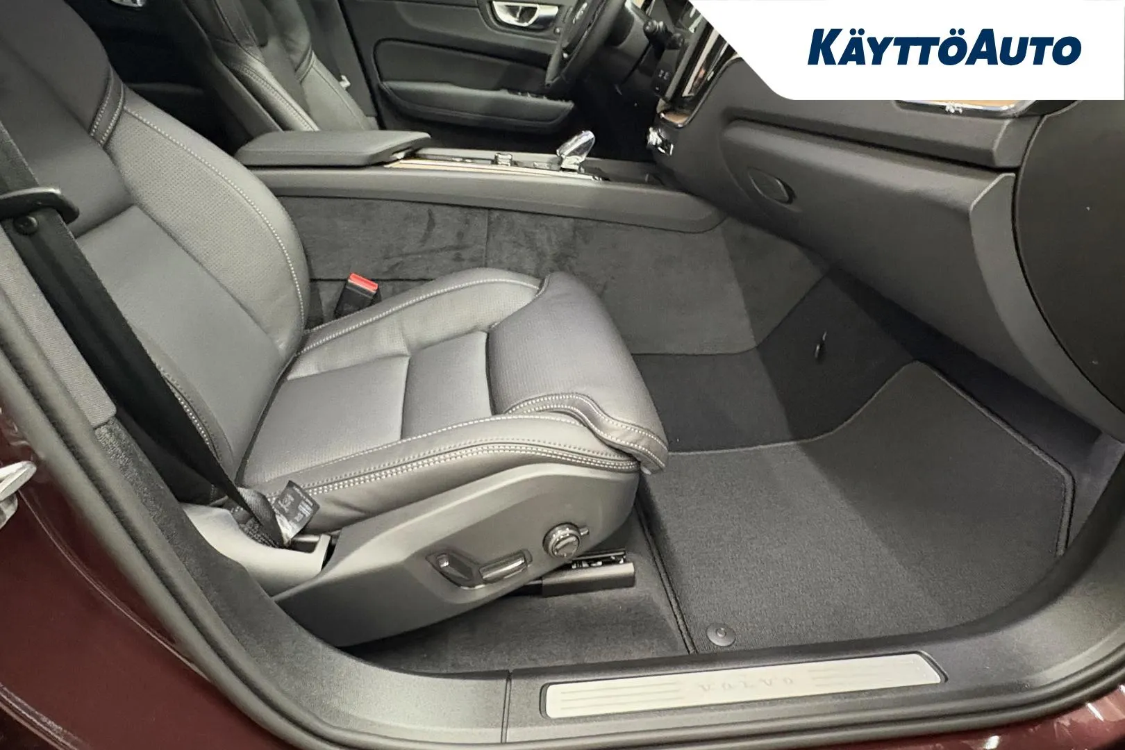 Volvo XC60 XUZ-782 carousel image