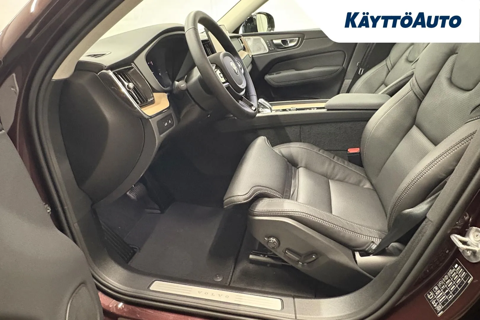 Volvo XC60 XUZ-782 carousel image