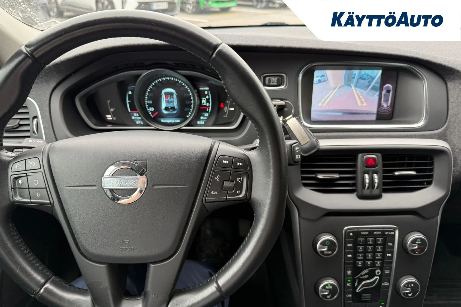 VOLVO V40 LME-489 carousel image