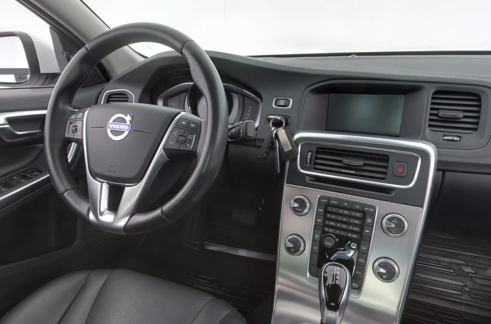 VOLVO S60 MNK-665 carousel image