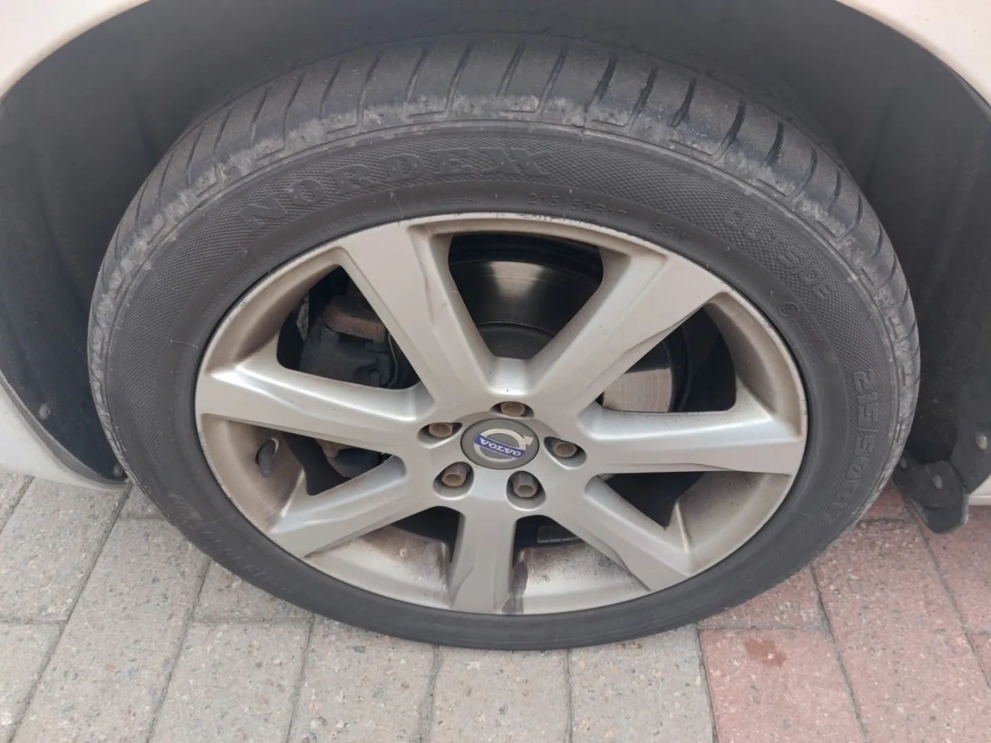 VOLVO S60 MNK-665 carousel image