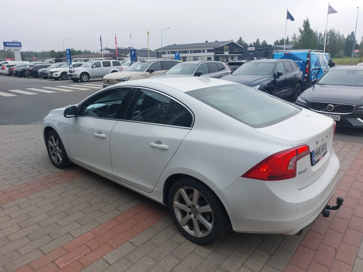 VOLVO S60 MNK-665 carousel image