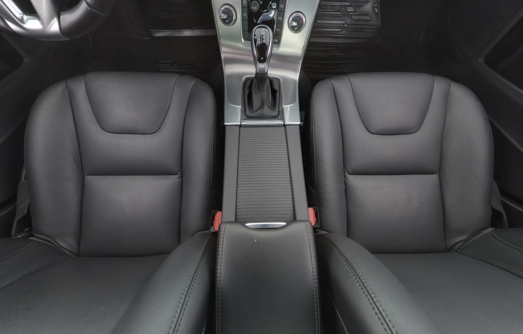 VOLVO S60 MNK-665 carousel image