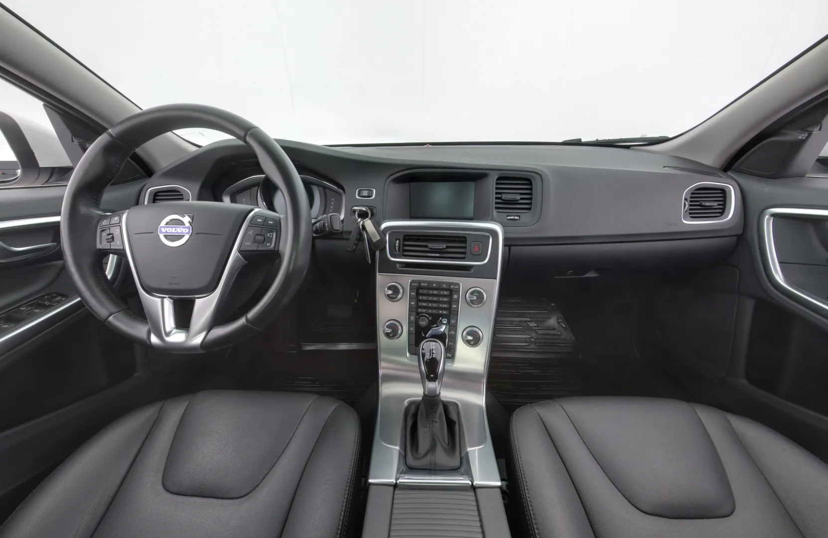 VOLVO S60 MNK-665 carousel image