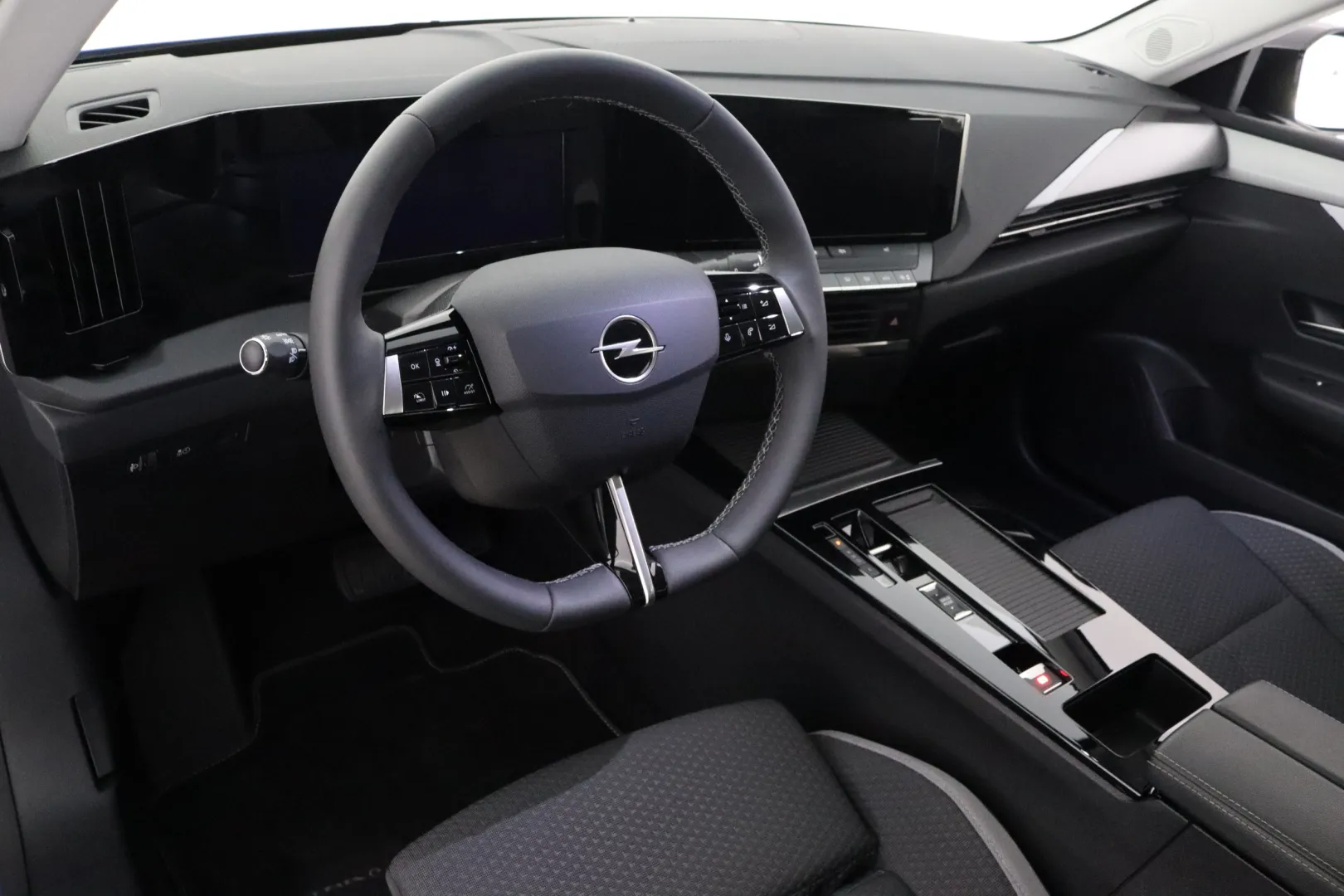 OPEL Astra Electric IRR-566 carousel image