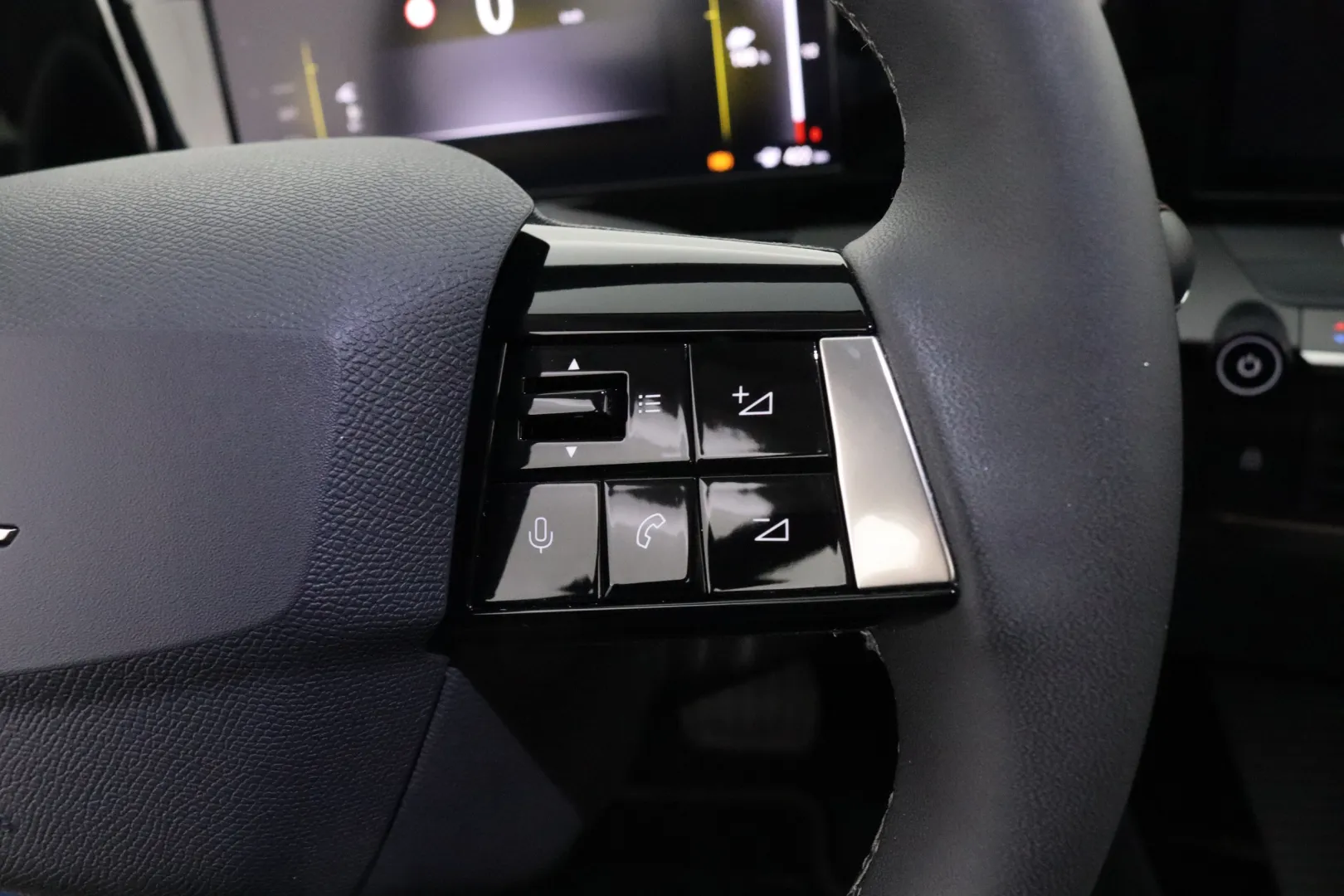 OPEL Astra Electric IRR-566 carousel image