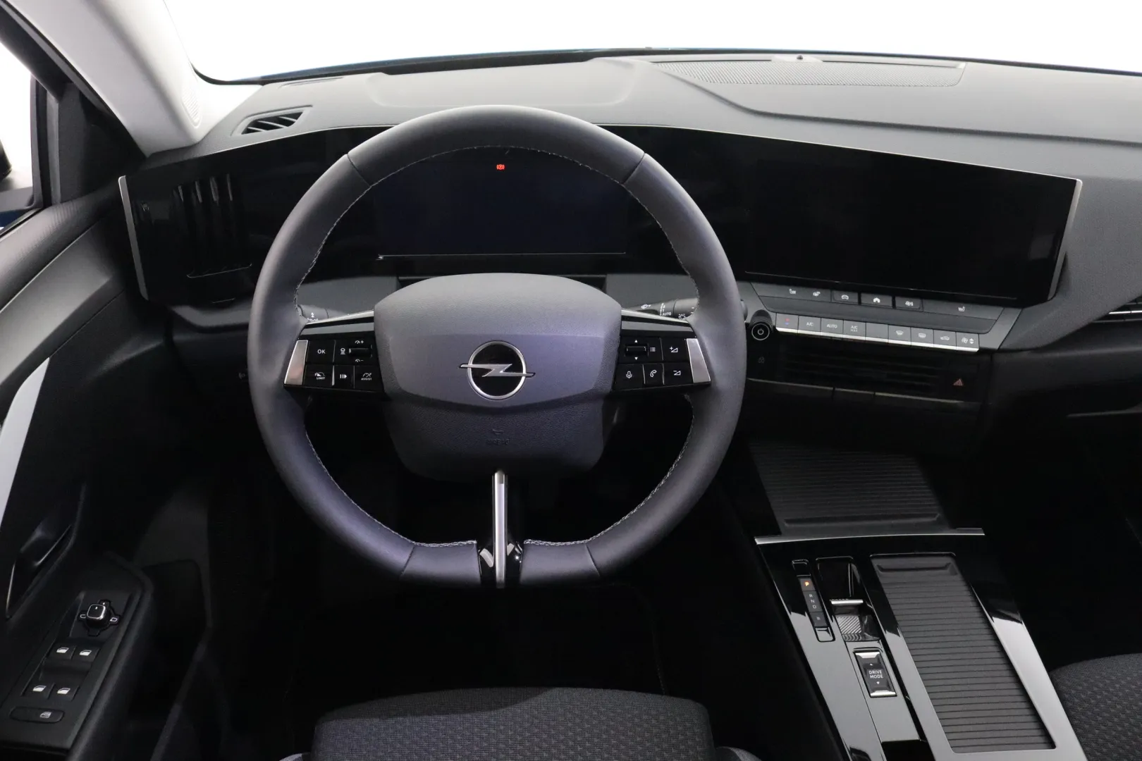 OPEL Astra Electric IRR-566 carousel image