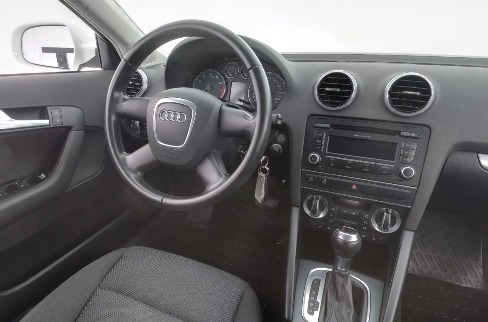 AUDI A3 HUY-950 carousel image
