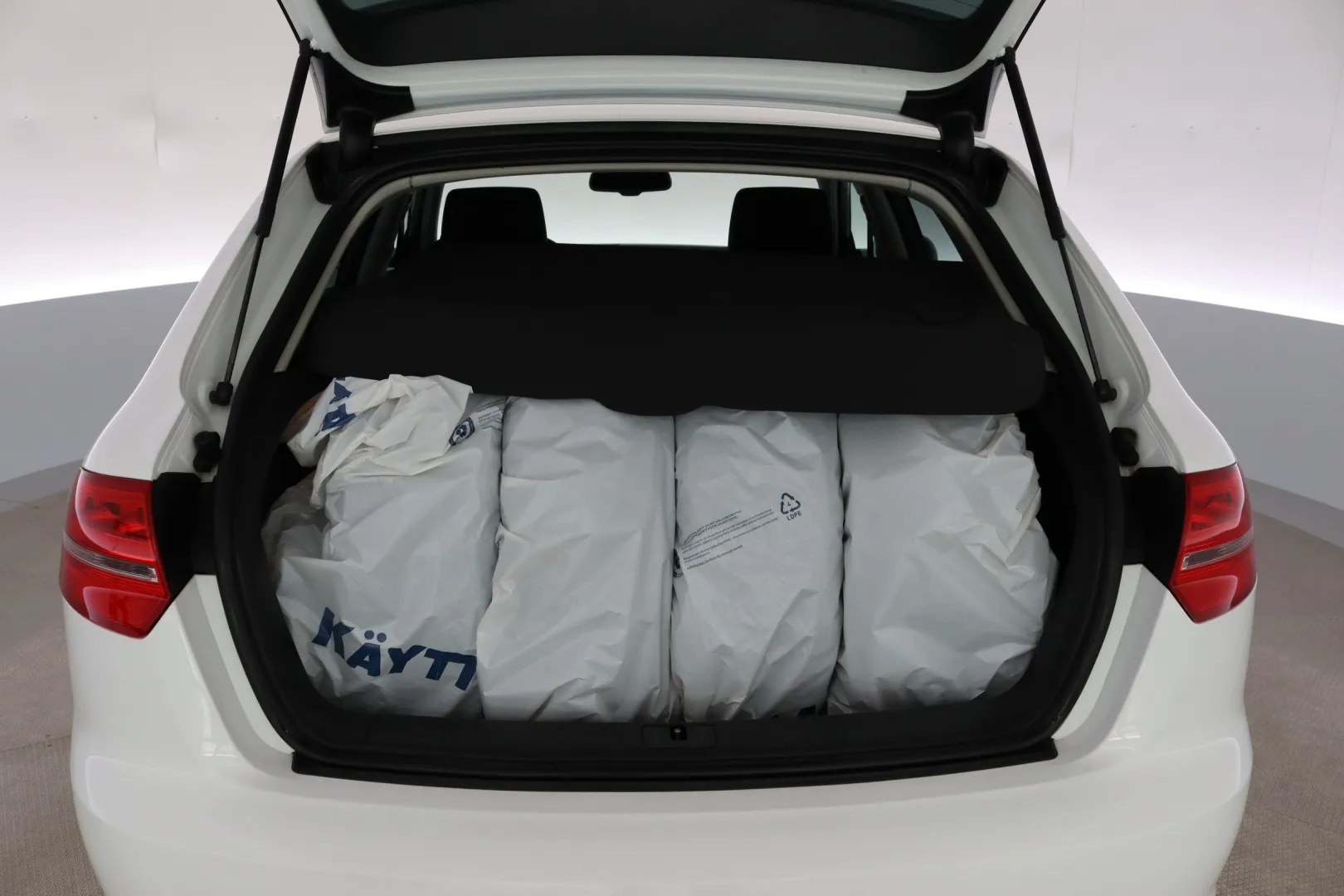 AUDI A3 HUY-950 carousel image