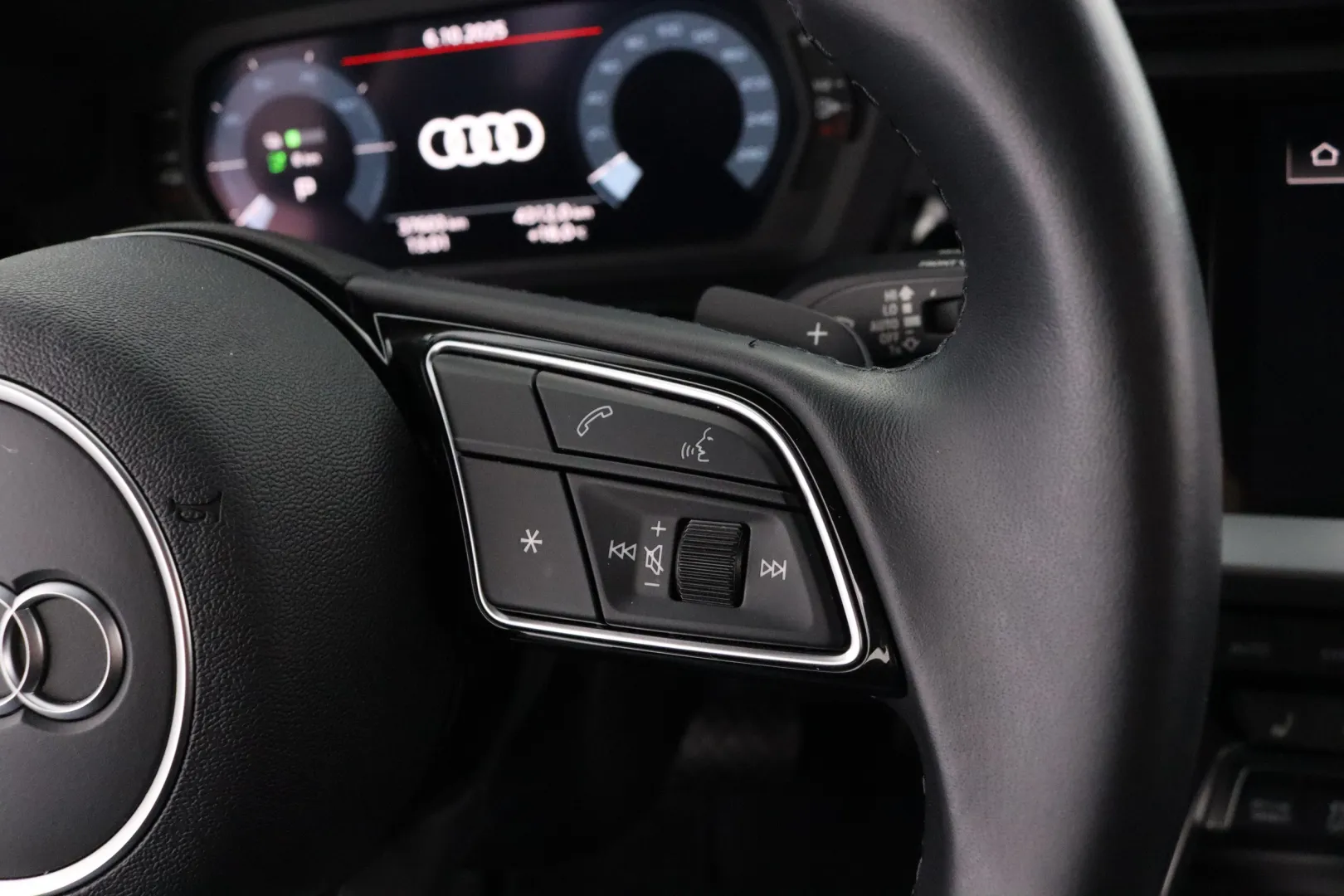 AUDI A3 RVB-425 carousel image