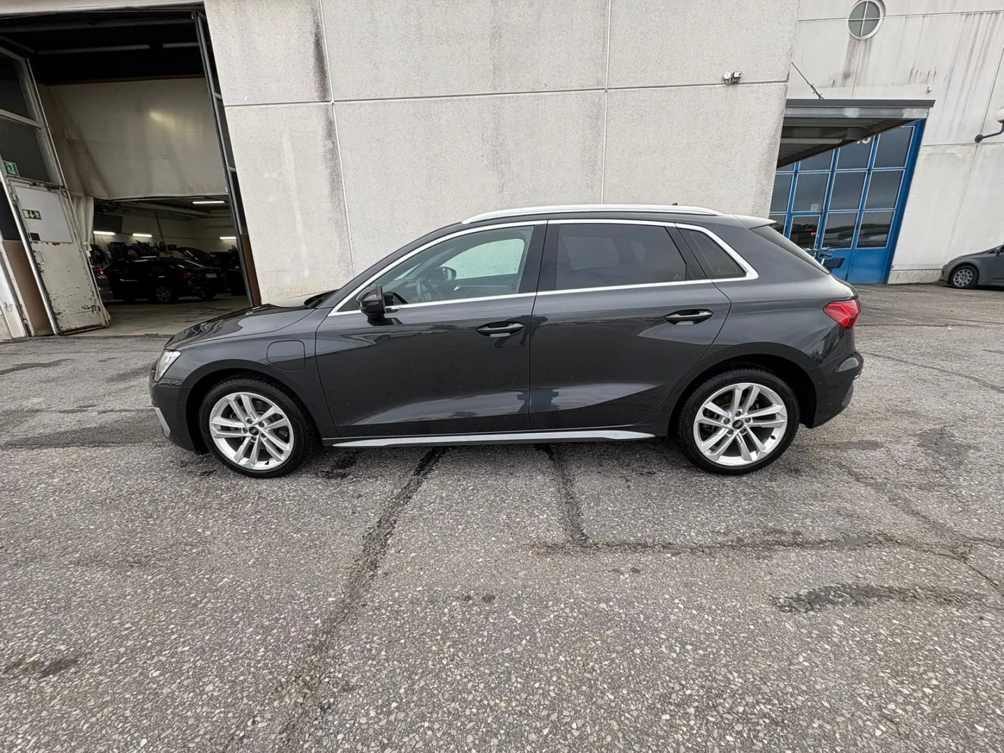 AUDI A3 RVB-425 carousel image