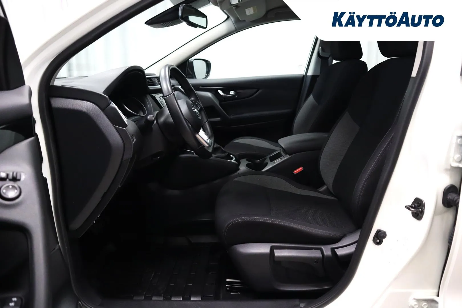 NISSAN Qashqai COT-558 carousel image