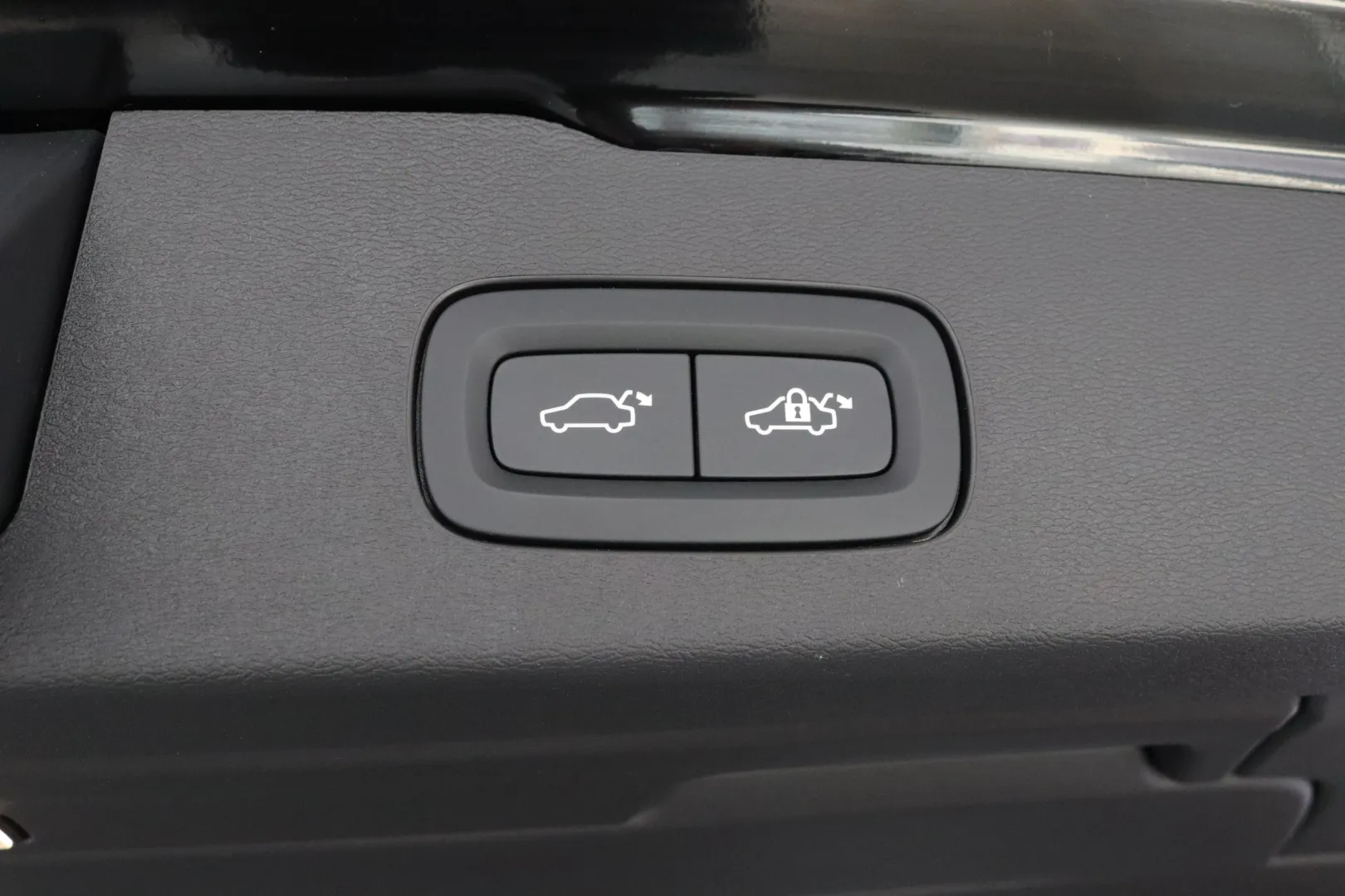 VOLVO V60 RXA-930 carousel image
