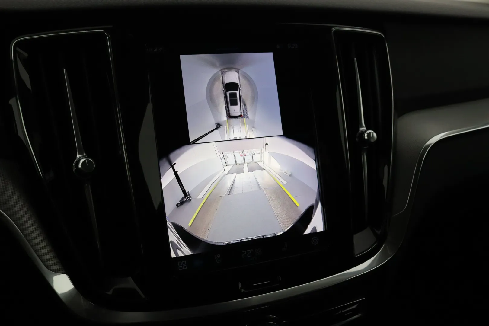 VOLVO V60 RXA-930 carousel image