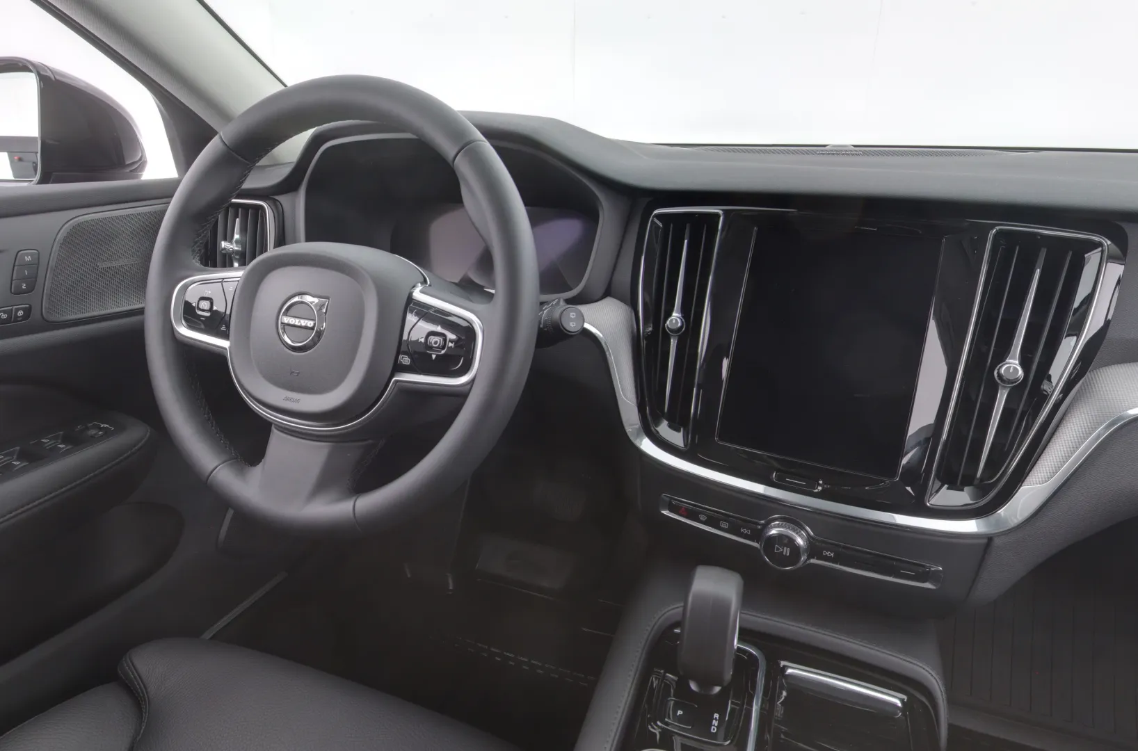 VOLVO V60 RXA-930 carousel image