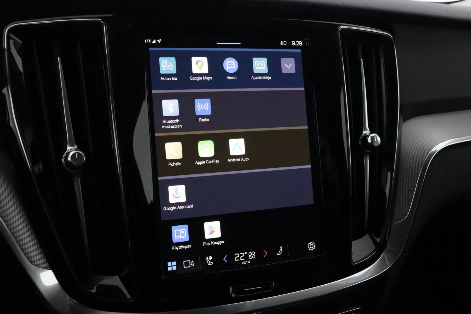 VOLVO V60 RXA-930 carousel image