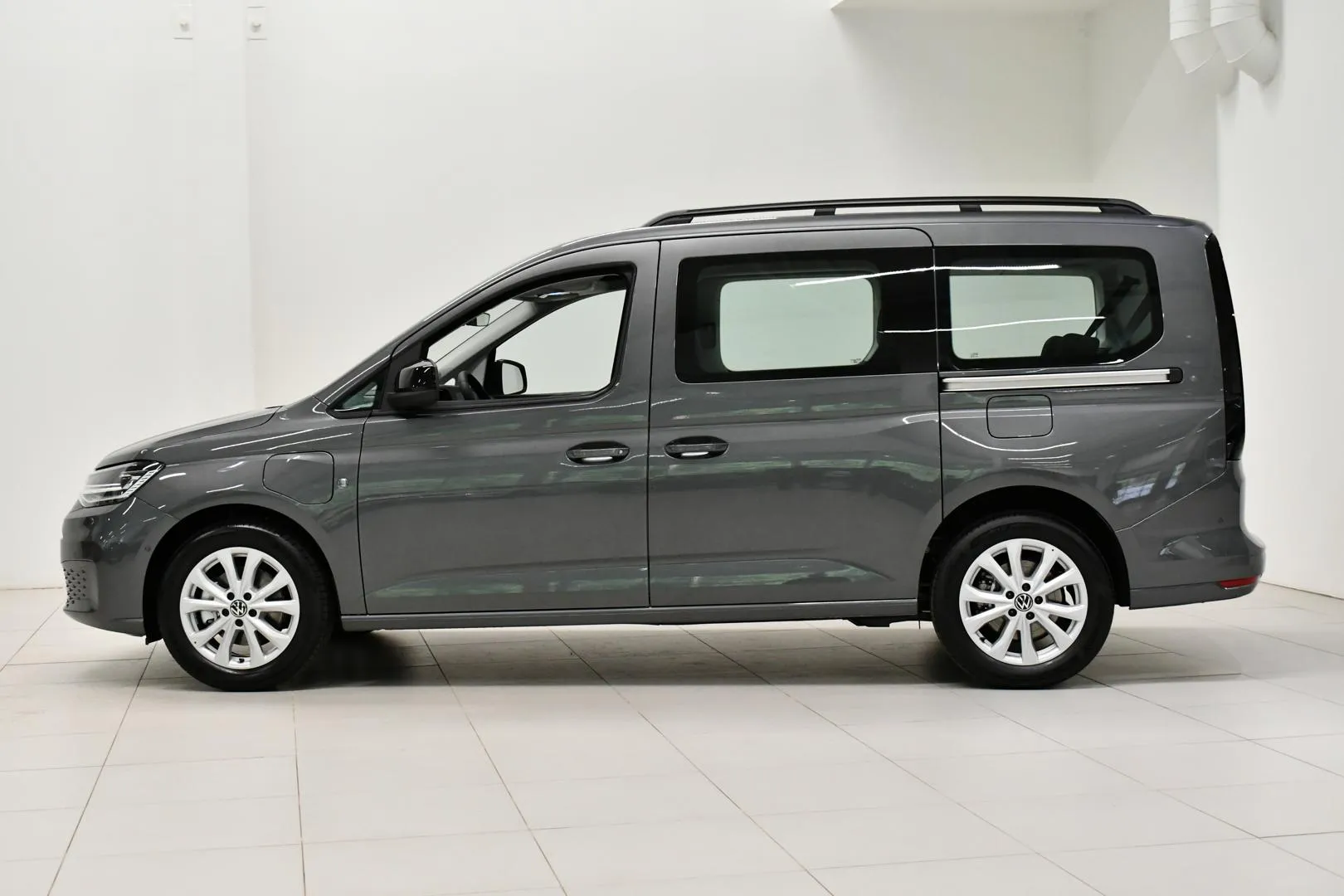 Volkswagen Caddy Maxi FSJ-673 carousel image