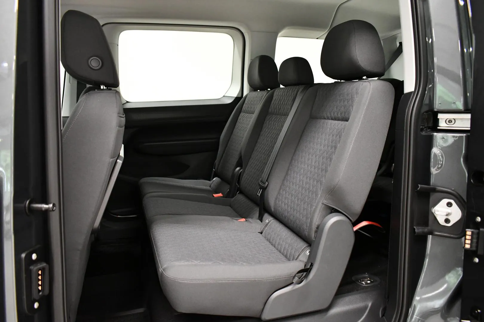 Volkswagen Caddy Maxi FSJ-673 carousel image